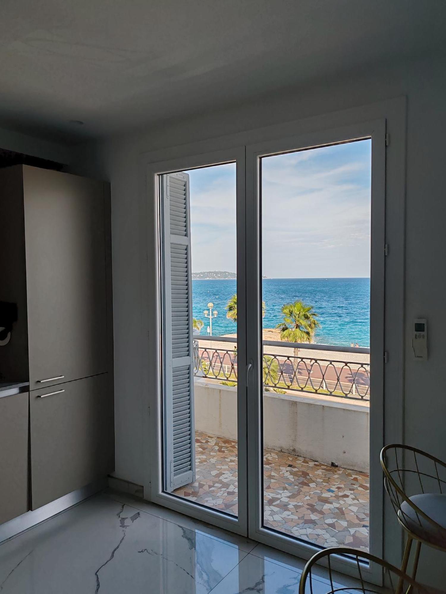 Front, Superbe Pour 4 Personnes Apartment Nice