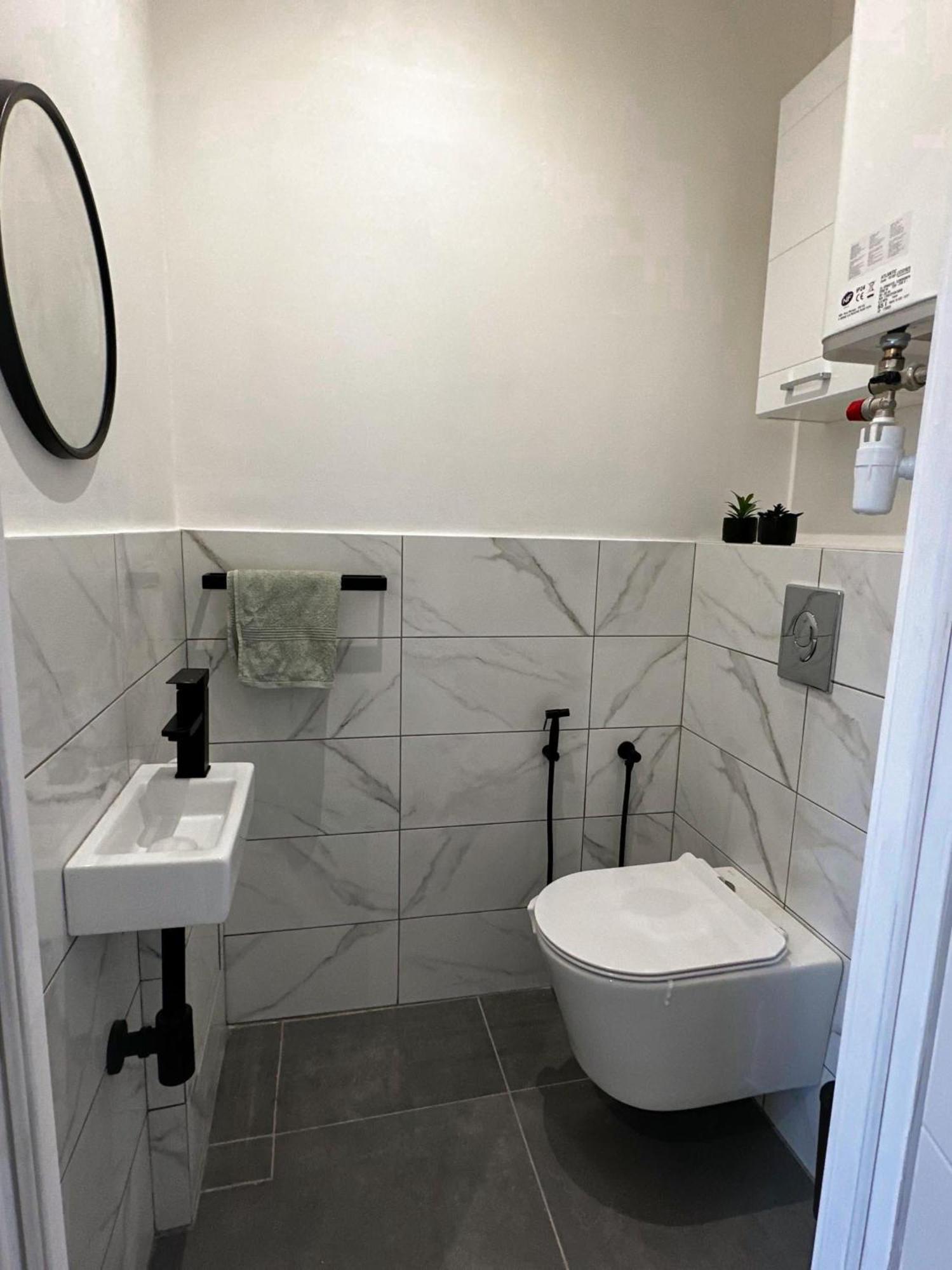 Apartment Chic Renovated - Liberation - Entire 2br 2ba Or Private With Private Bathrooms - Ac And Garage On Request