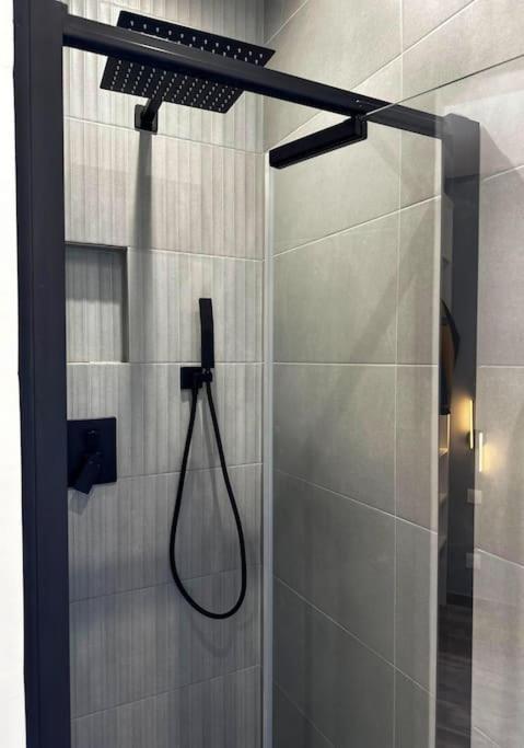 Apartment Chic Renovated - Liberation - Entire 2br 2ba Or Private With Private Bathrooms - Ac And Garage On Request *