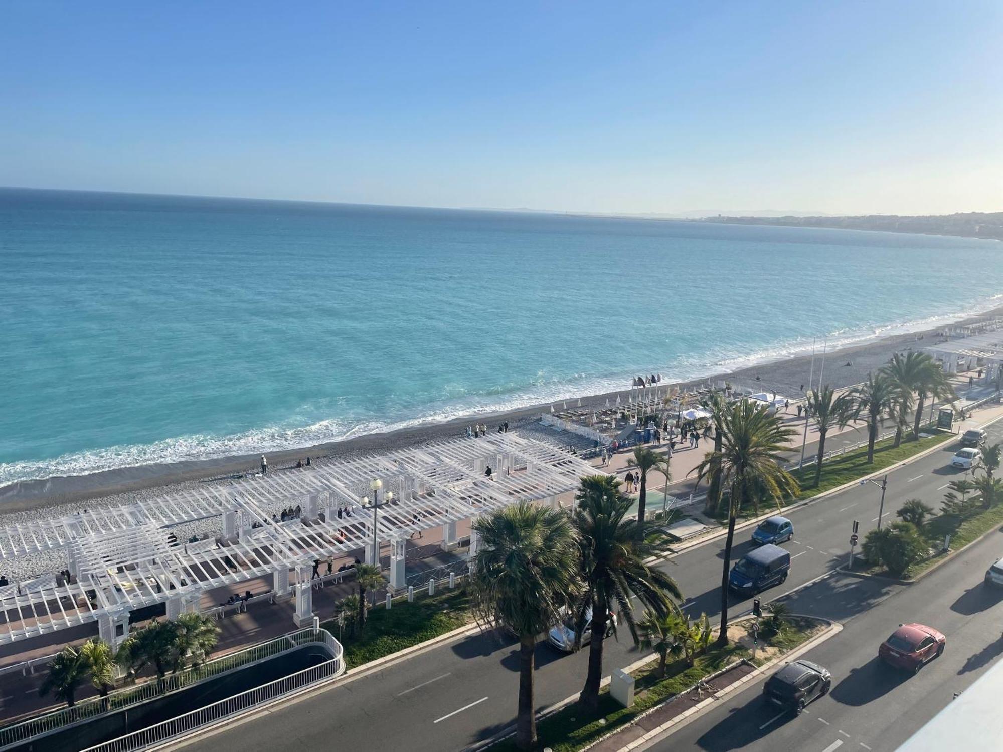 With Terrace & Rooftop Pool In Promenade Des Nice