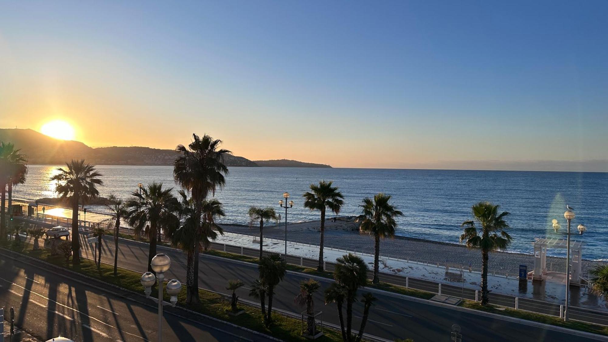 Front, Superbe Pour 4 Personnes Nice