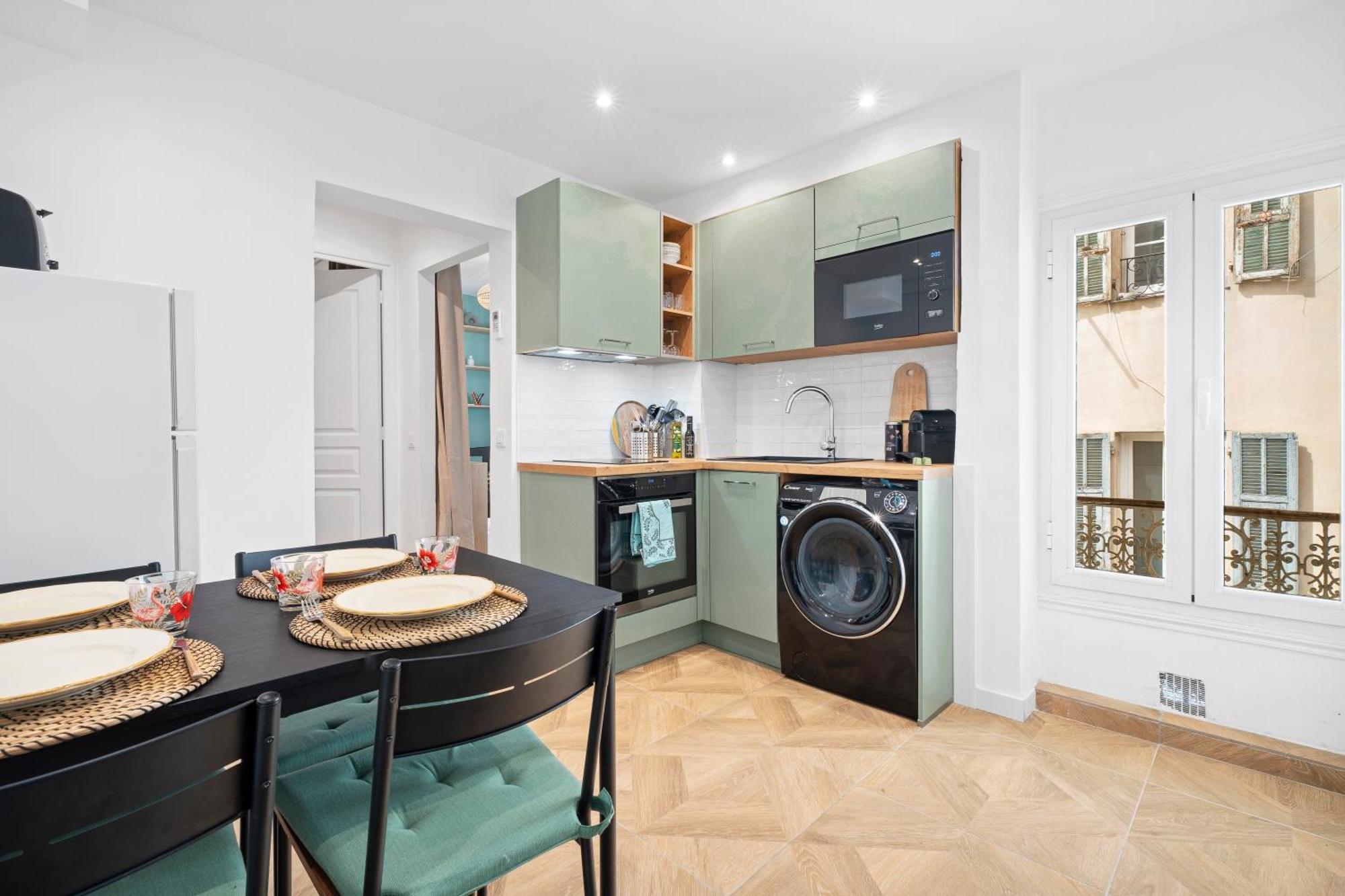 Apartment Renting - Barberis - Unique Getaway 2-room With Rooftop Terrace *