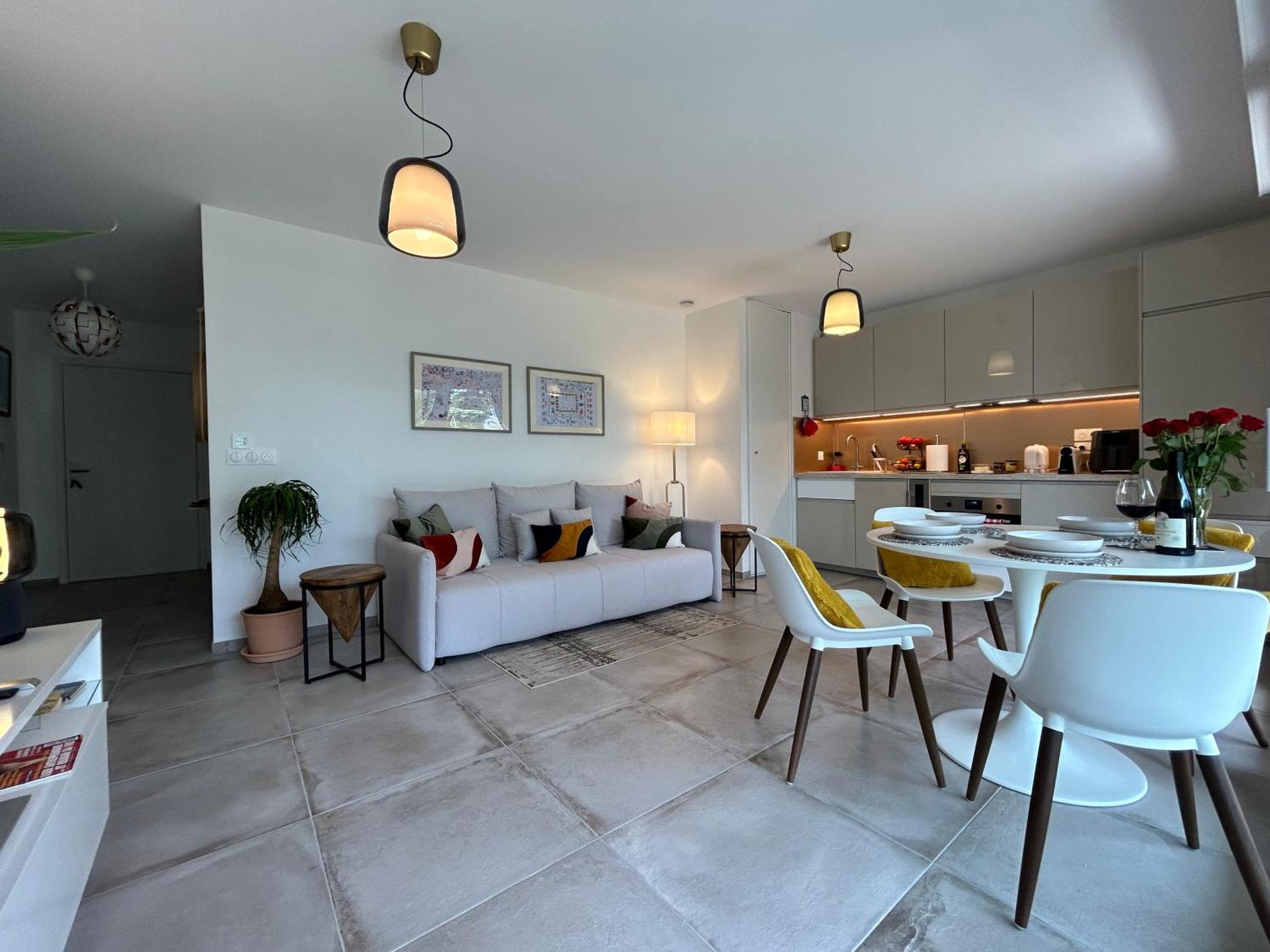 L'oasis Maritime By Avecoeur * Nice