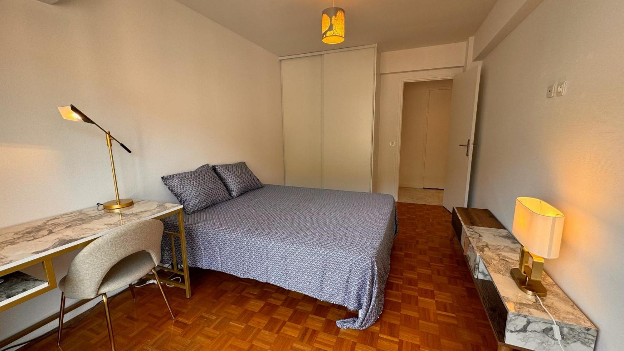 Elegant 3 Pieces, 2 Chambres, 4 Pers, Clim, Wi-fi, Proche Des Plages *