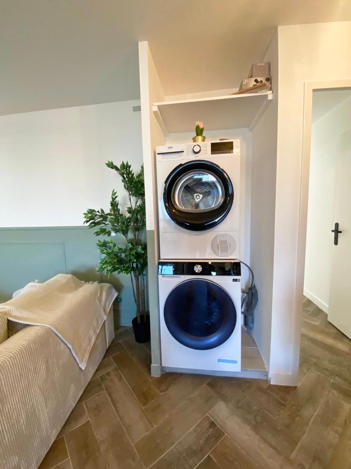 Modern & Cosy 3 Bedrooms Train Tramway Apartment