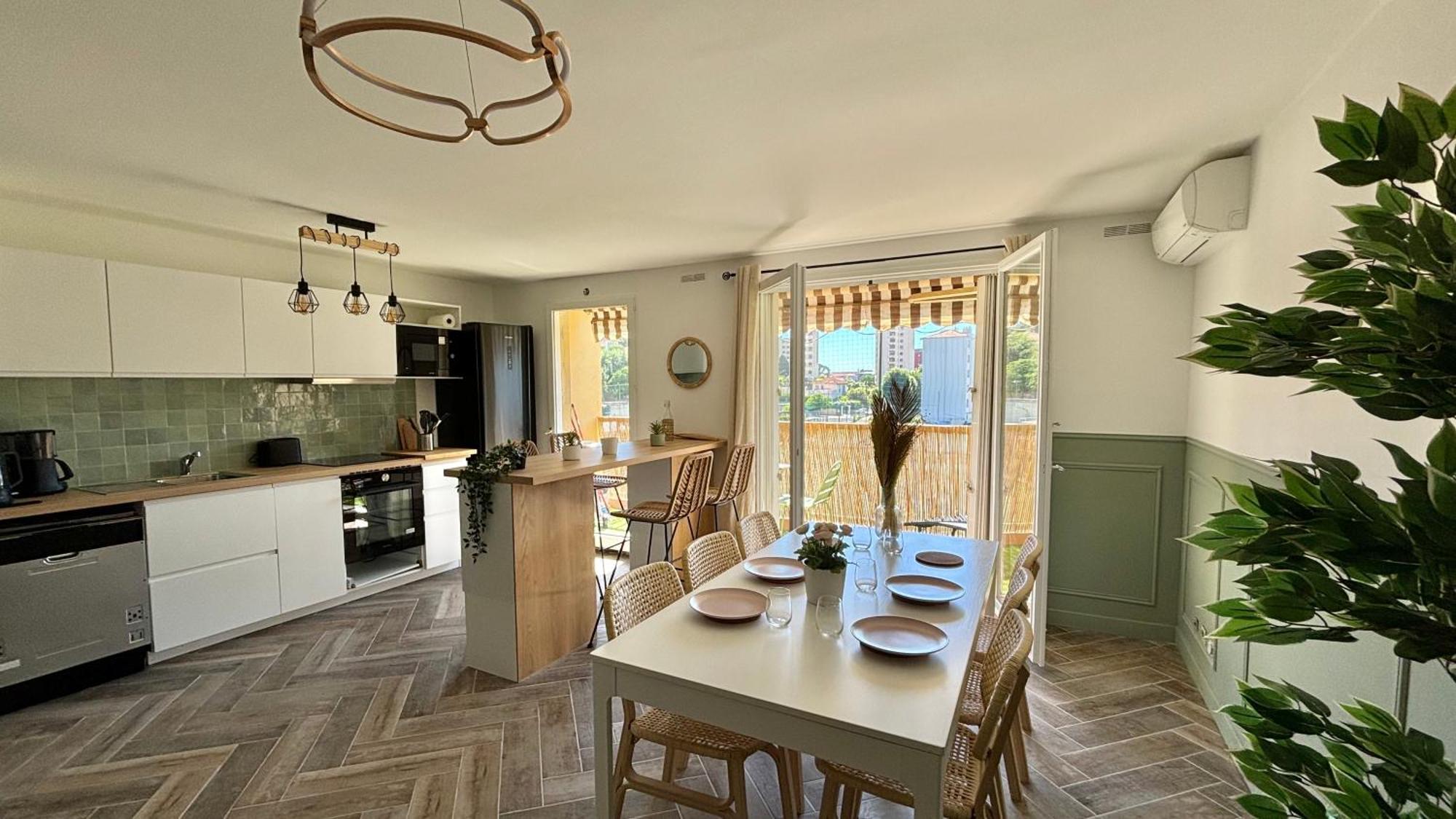 Modern & Cosy 3 Bedrooms Train Tramway Apartment