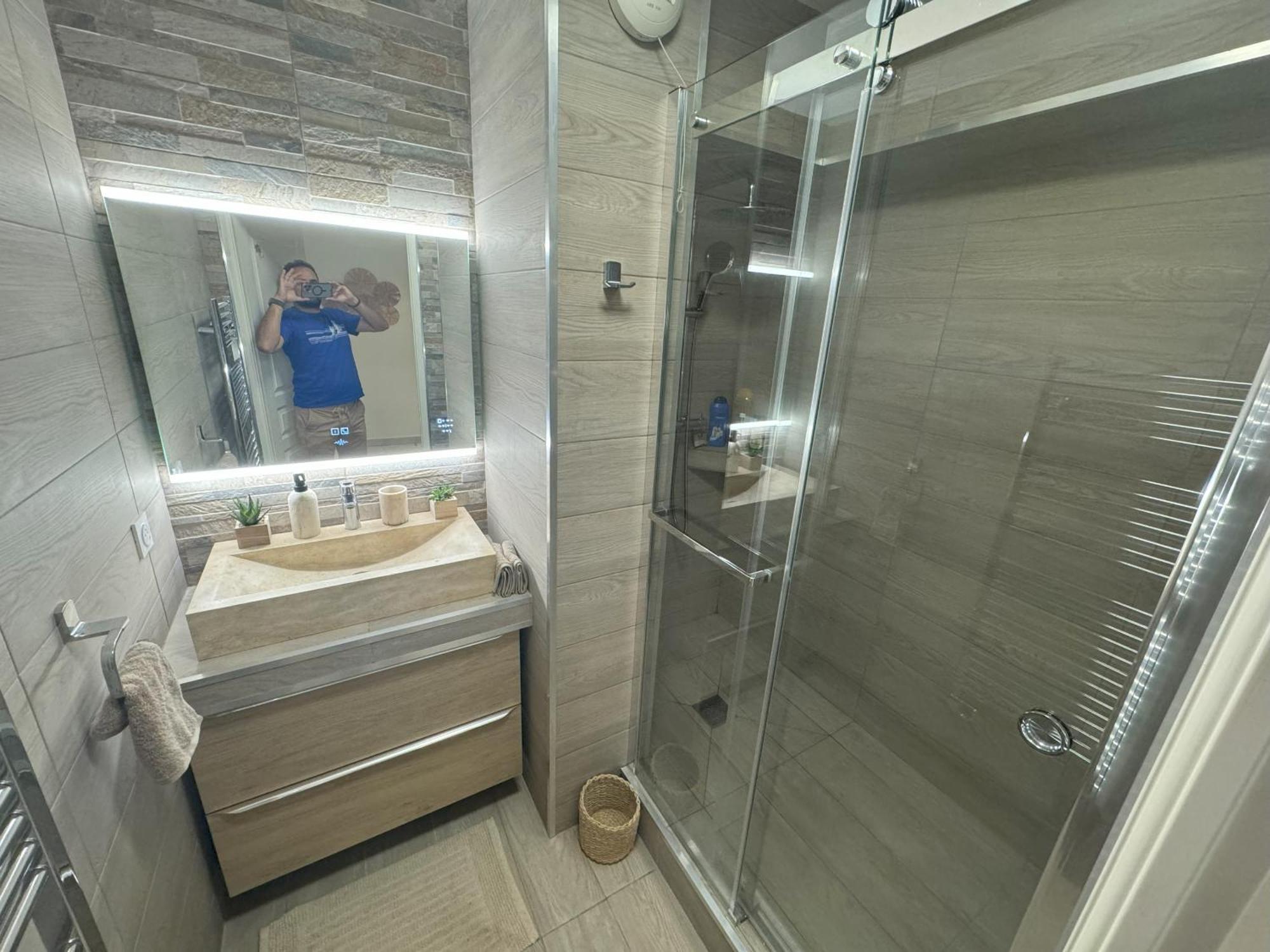 Apartment Elegant With Sea View And Swimming Pool