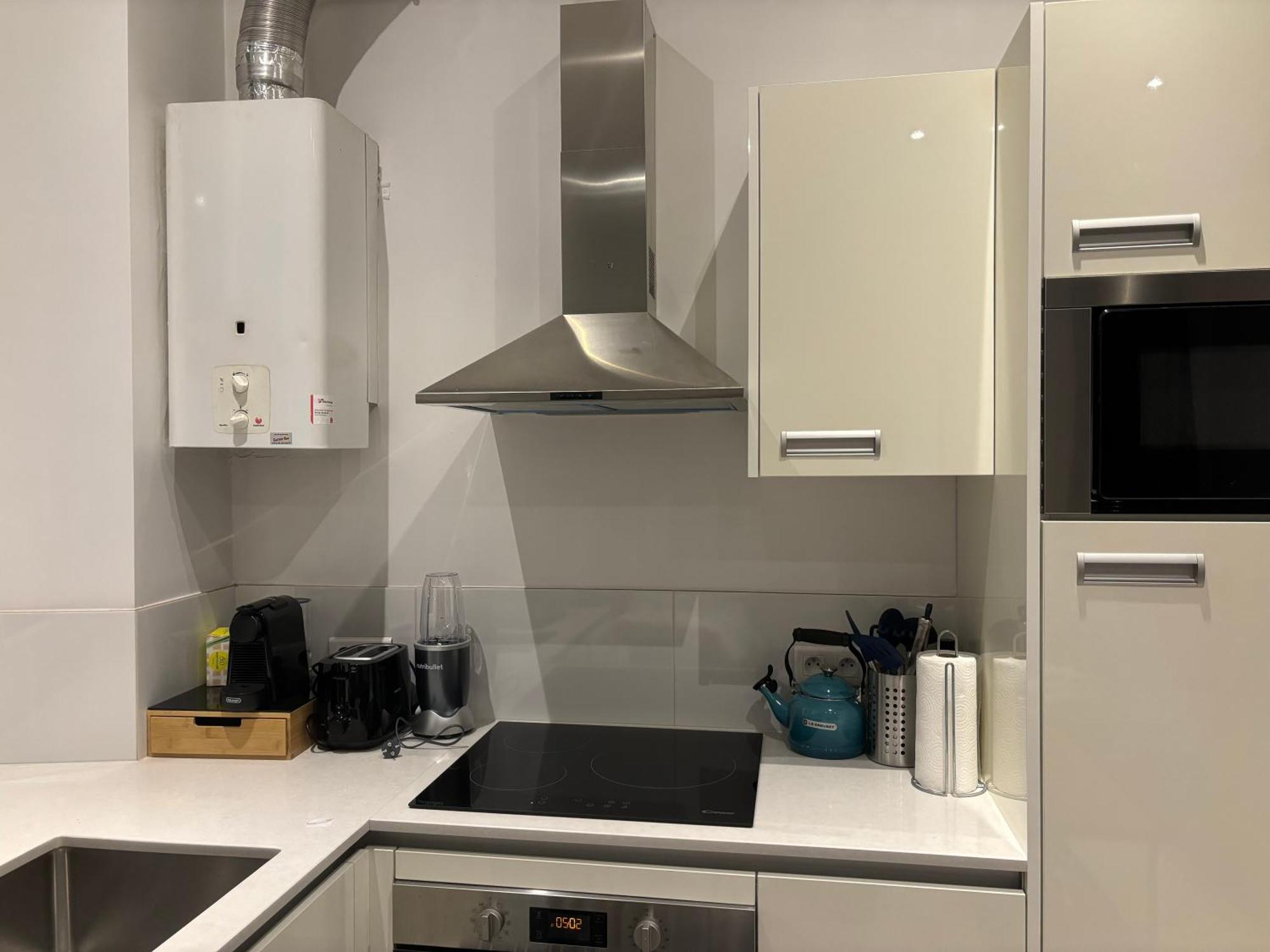 Port, French Riviera Apartment