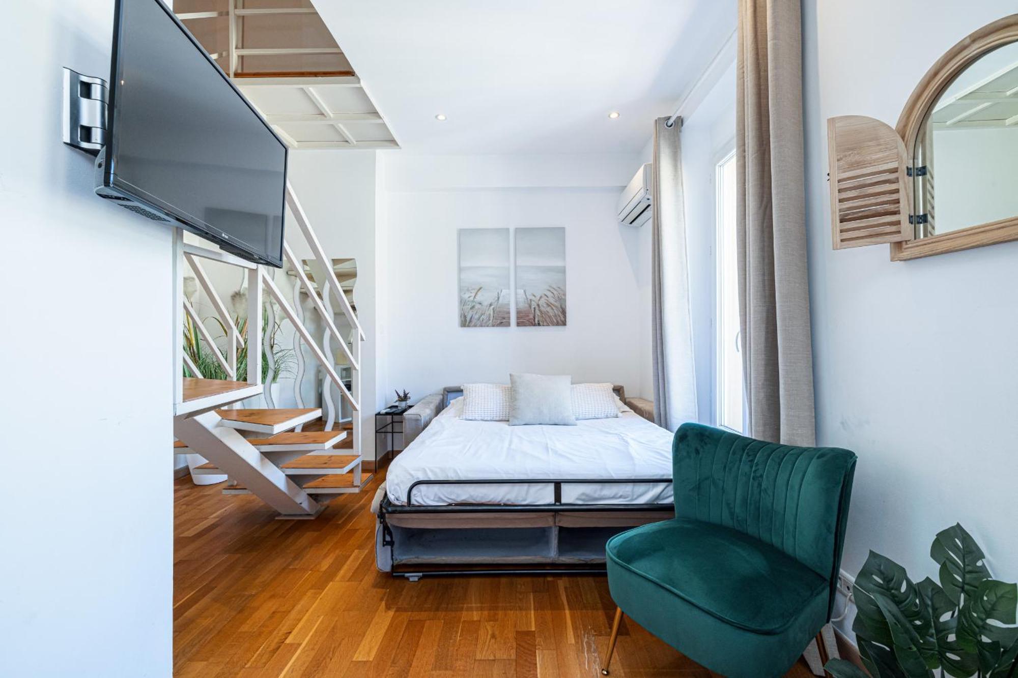 Apartment Massena Street - 1 Bdr Duplex With Ac & Parking