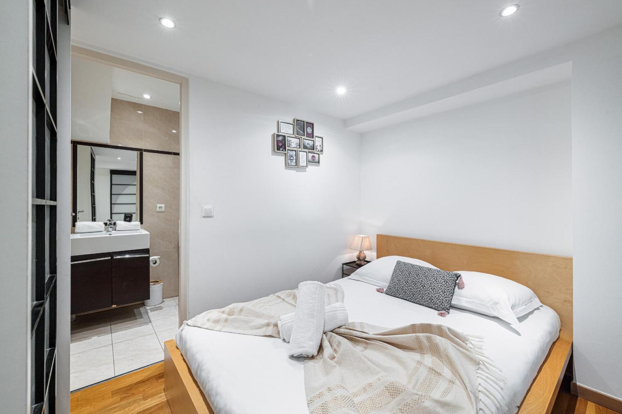 Massena Street - 1 Bdr Duplex With Ac & Parking Nice