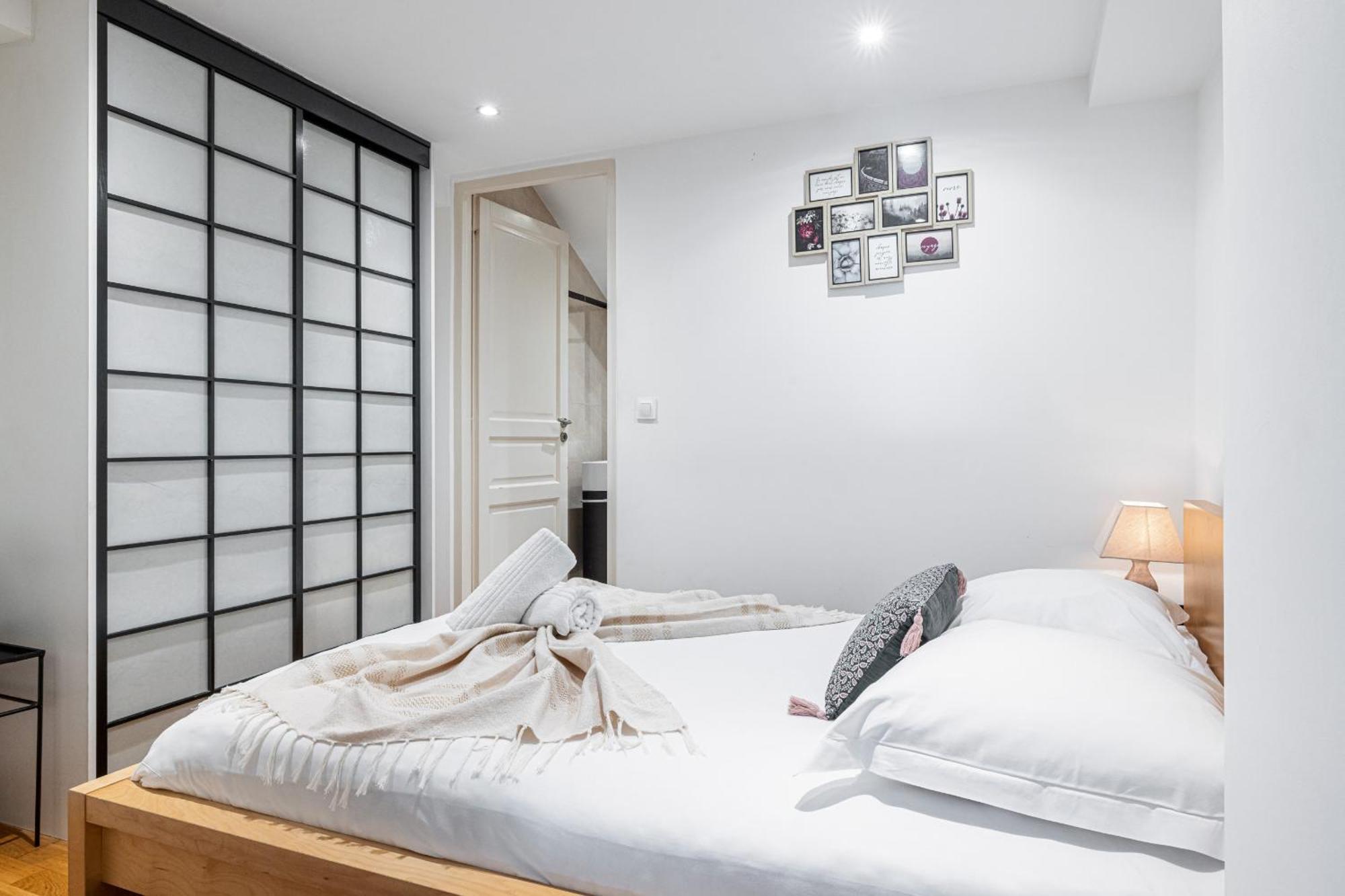 Massena Street - 1 Bdr Duplex With Ac & Parking Apartment