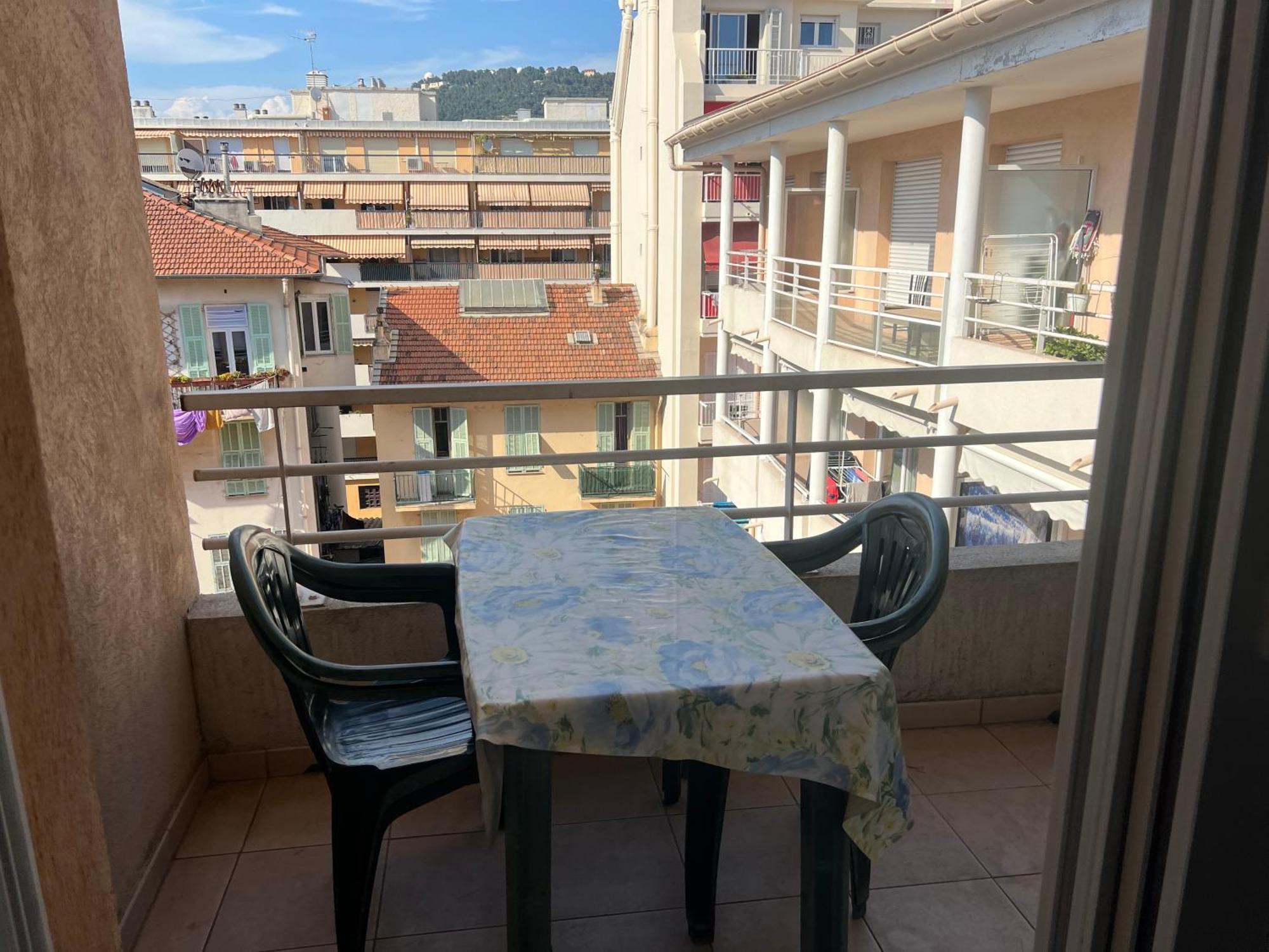 Magnifique 2 Pieces Centre