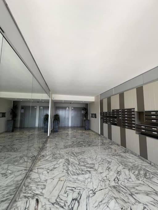 Promenade Apartment *