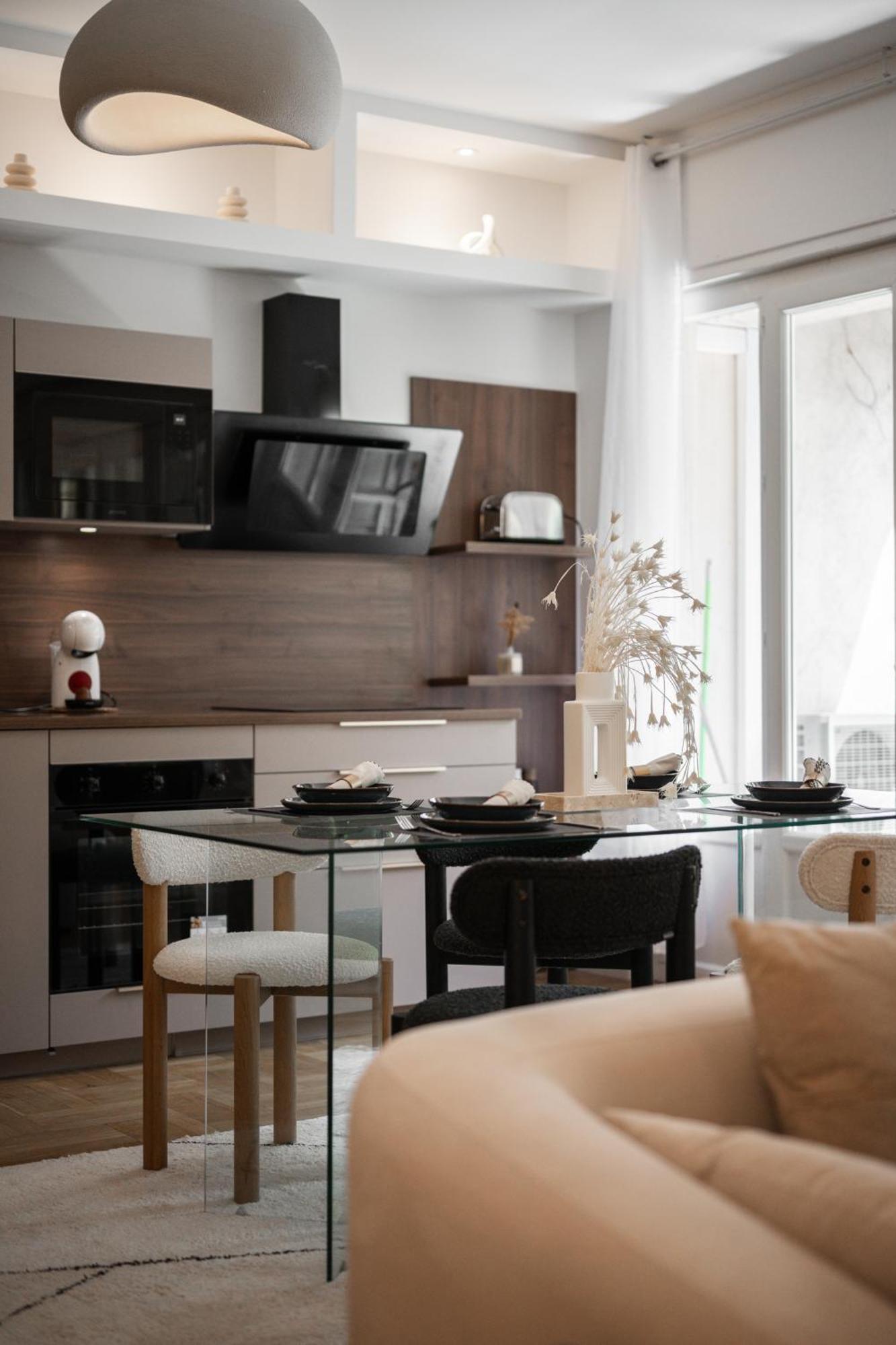 Apartamento Luxueux, Spacieux Et Equipe A 5 Min Du Port Nice