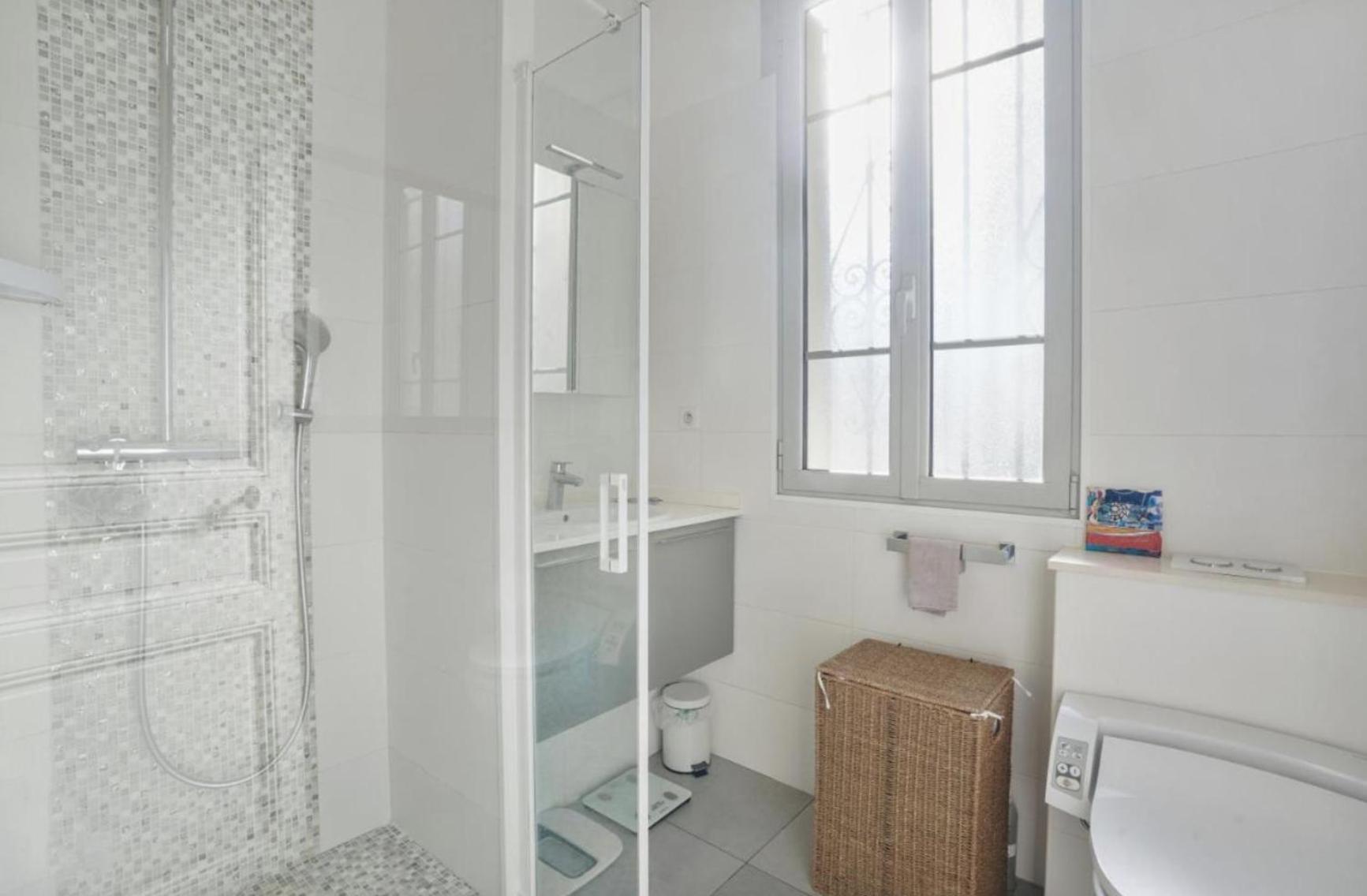 Luxueux Avec Terrasse Et Parking Apartment *