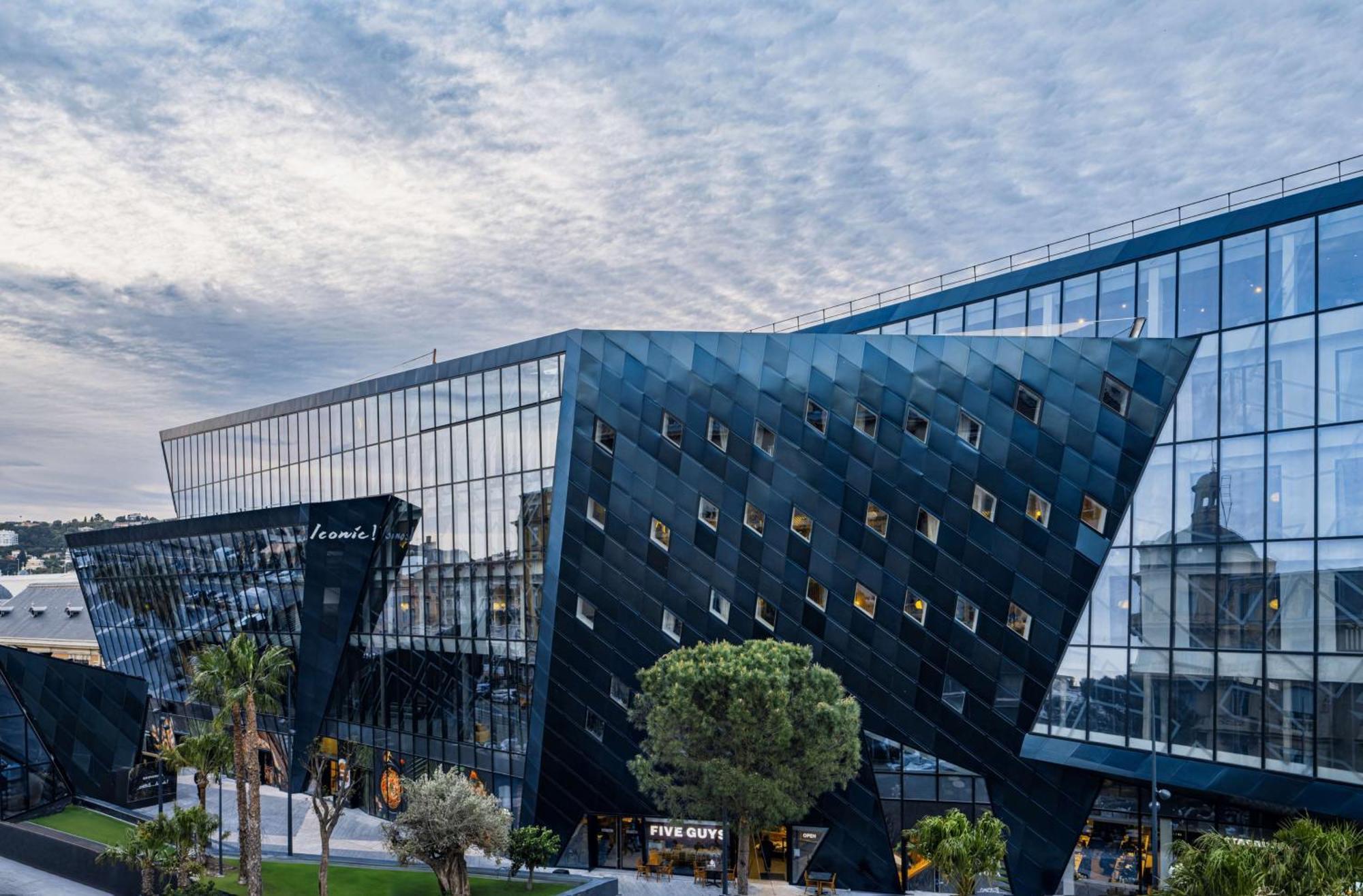 Doubletree By Hilton Centre Iconic 4*