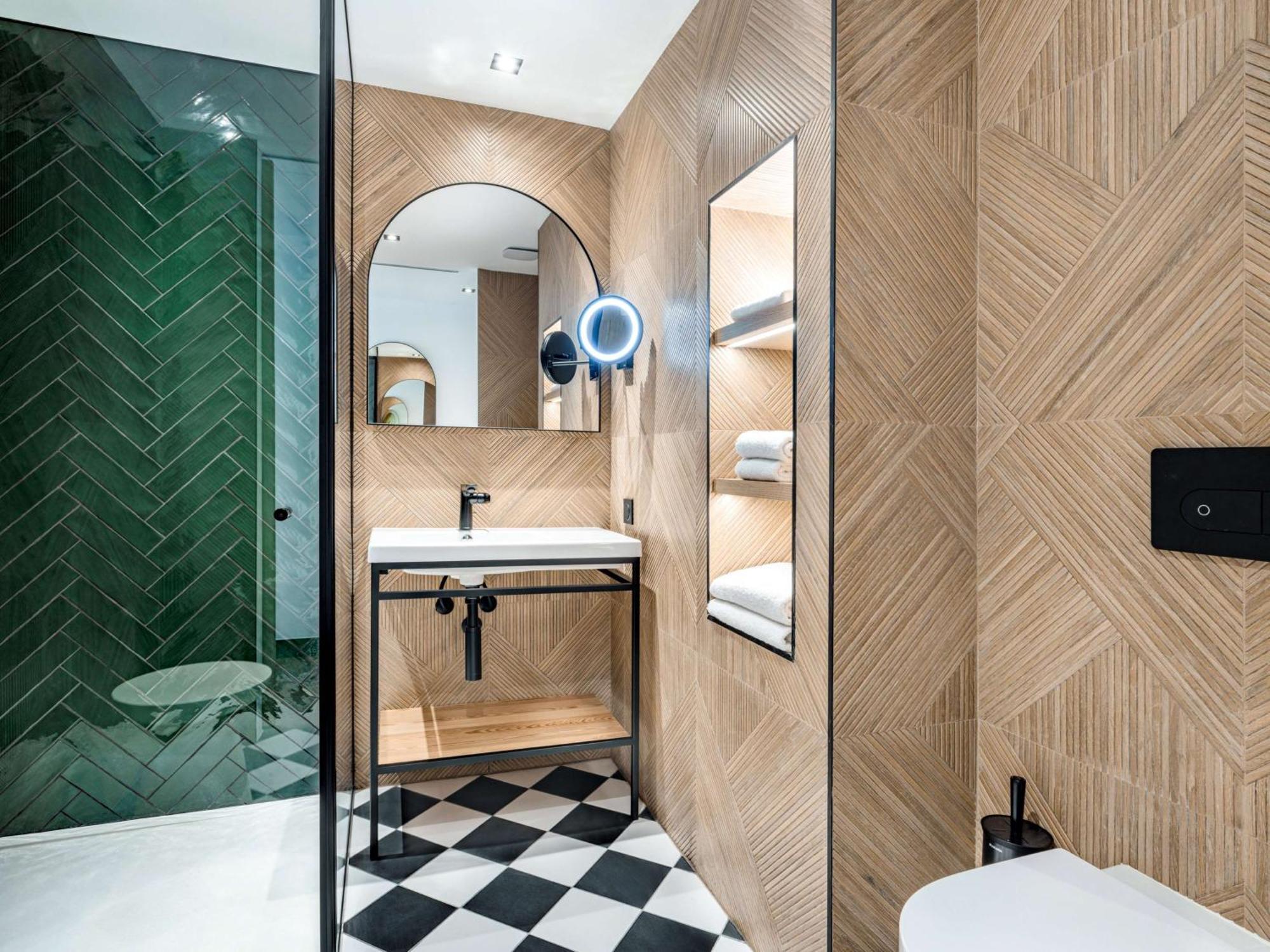 Doubletree By Hilton Centre Iconic Hotel Nice