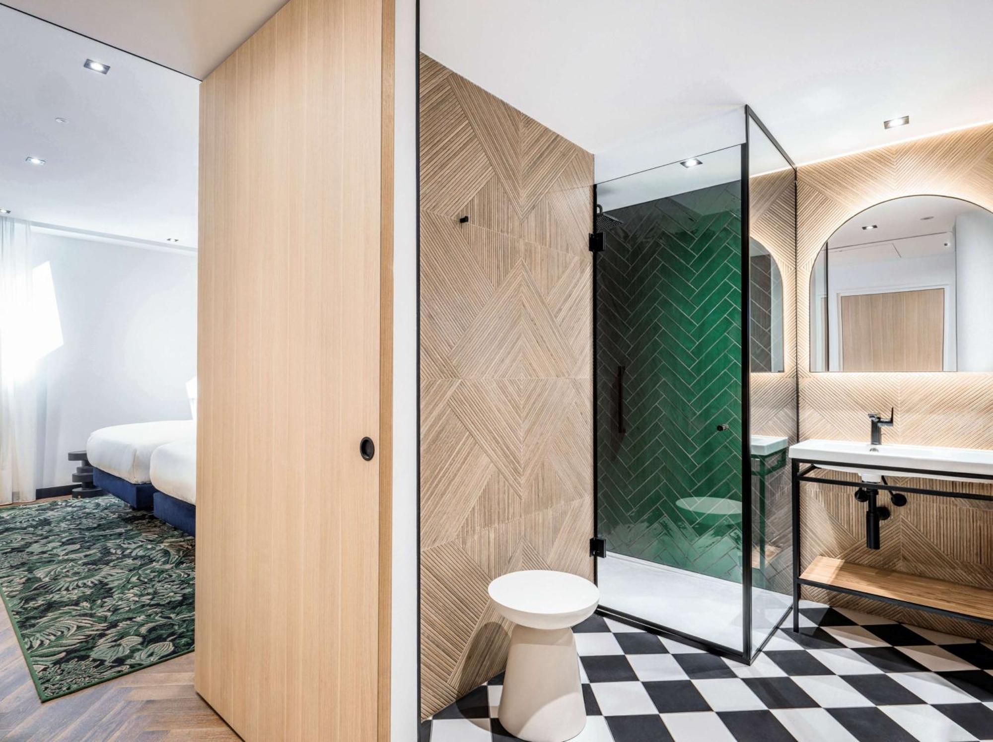 Doubletree By Hilton Centre Iconic Nice