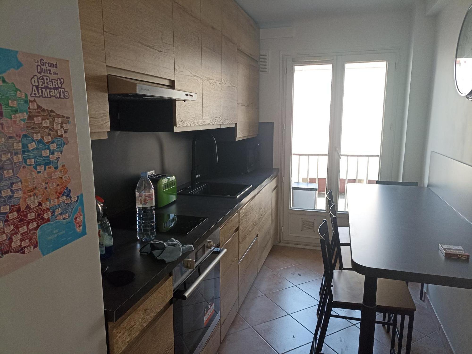 Appartement The - 3 Rooms, 3air Cond, 3tv, 3fans, 2 Wc, Wifi Everywhere 5min Aeroport, Train, Beach, 1min Tram, 15 Min Centre, Port, Parking Possible