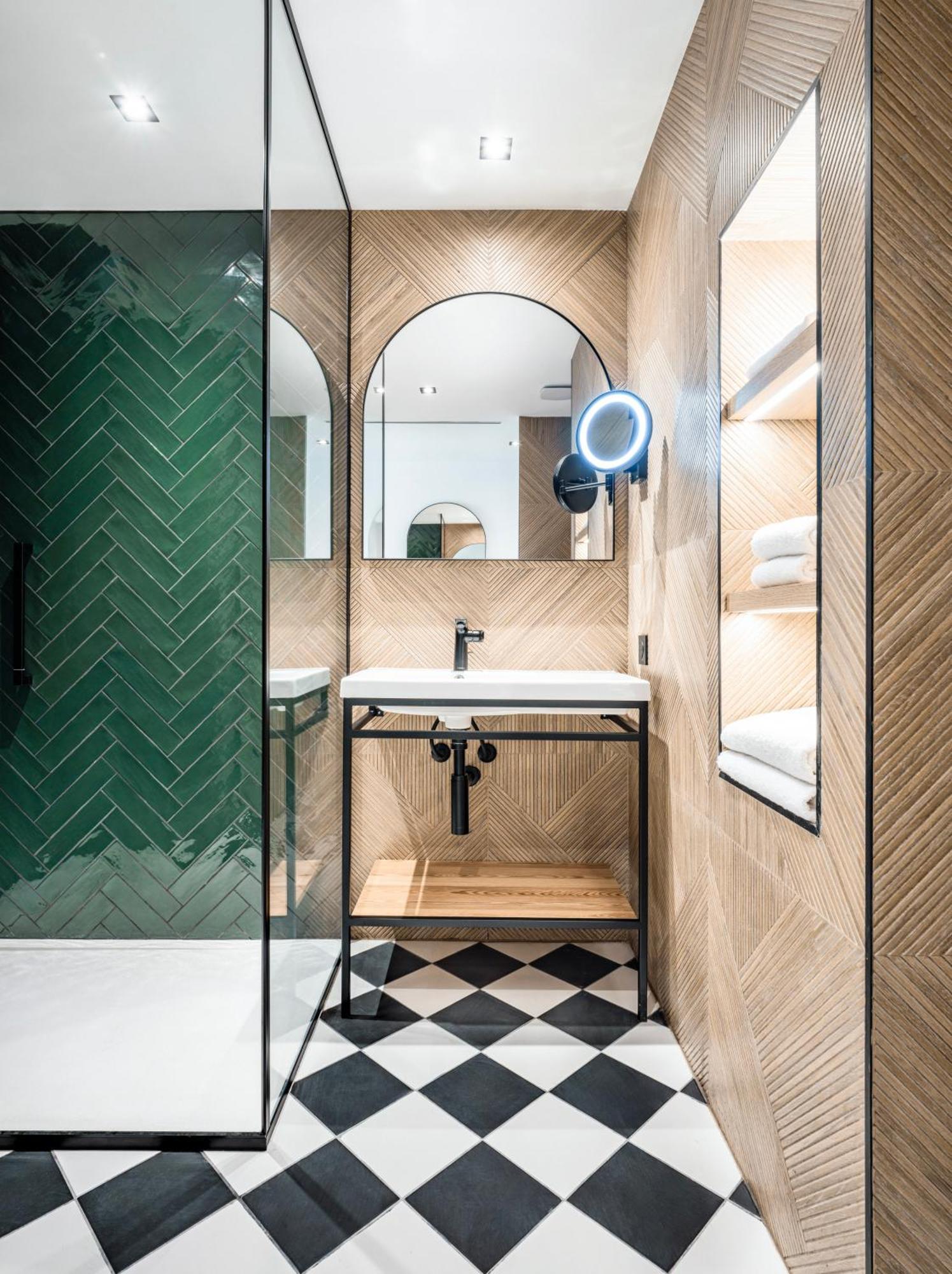 Doubletree By Hilton Centre Iconic Hotel Nice