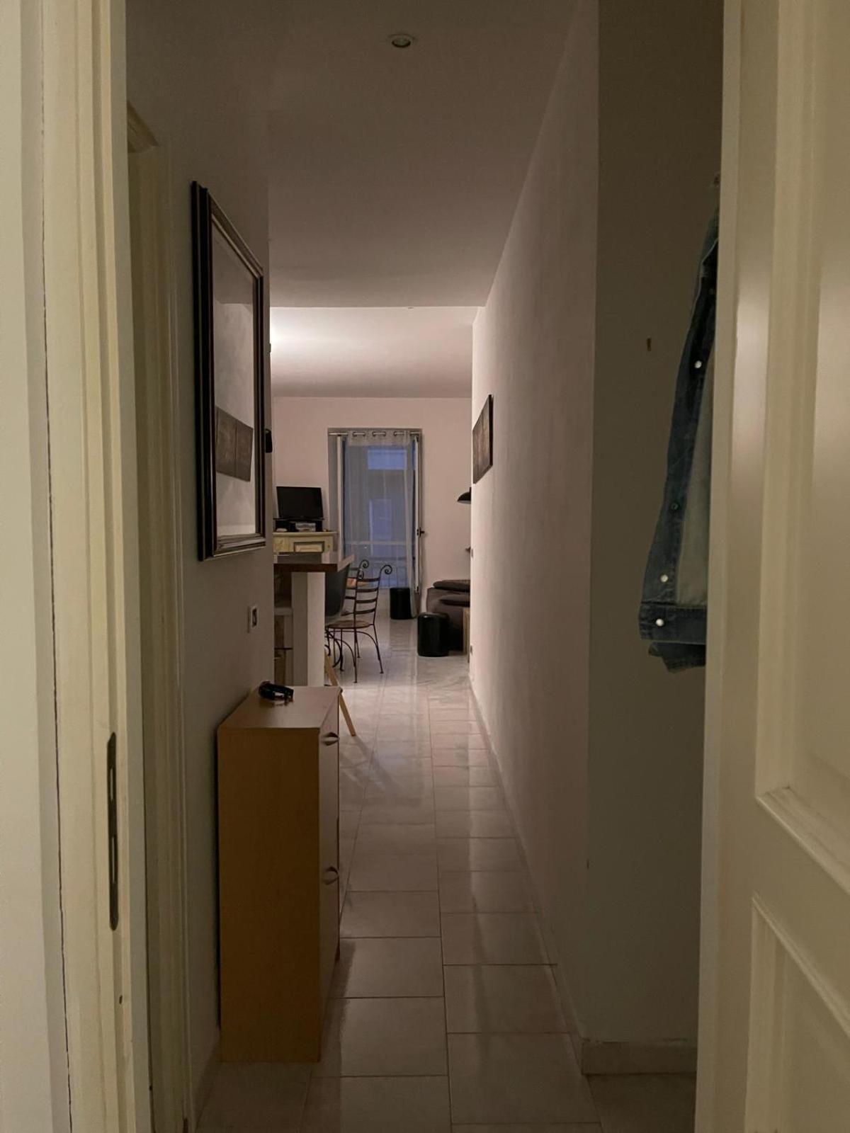 Deloye Fshh Apartment