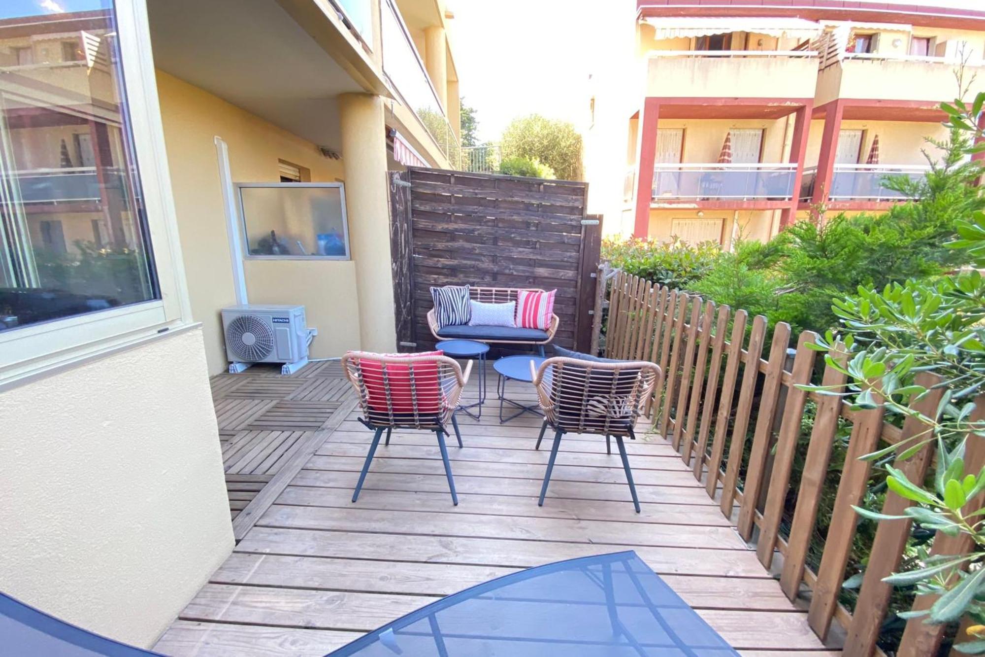06ca With Terrace In The Hills Above Apartment