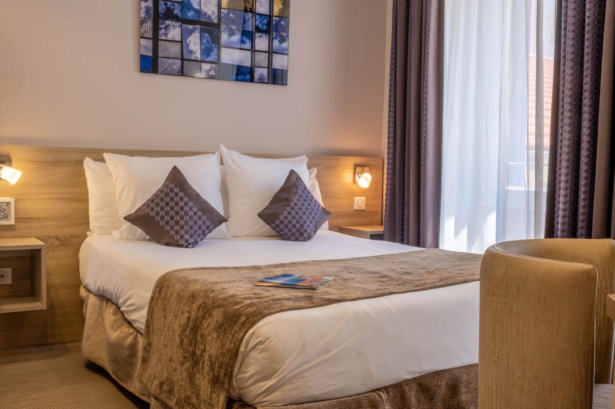 Hotel De La Fontaine 3*