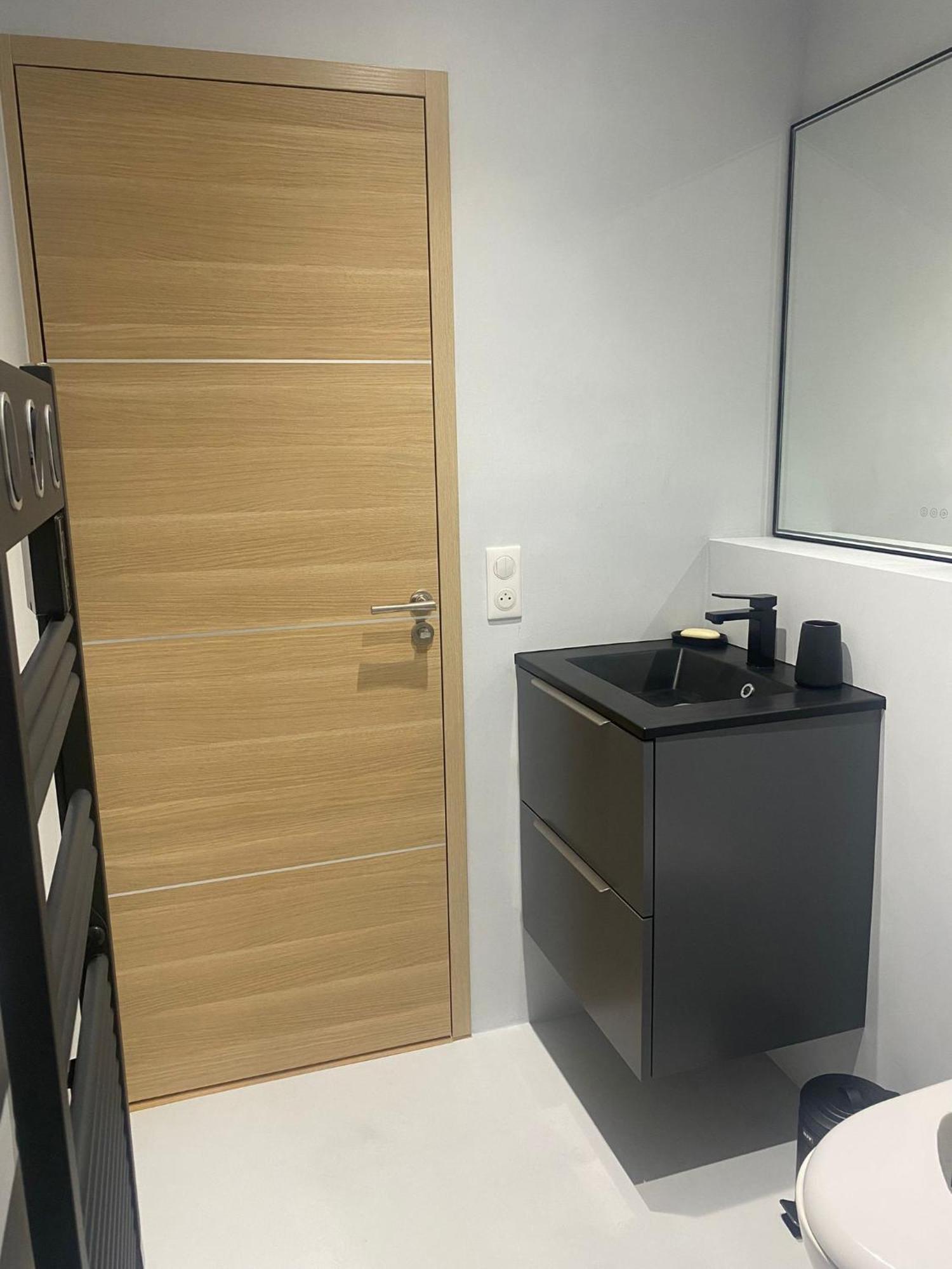 Historic Bright And Beautiful In Old With Castle Hill View Nice