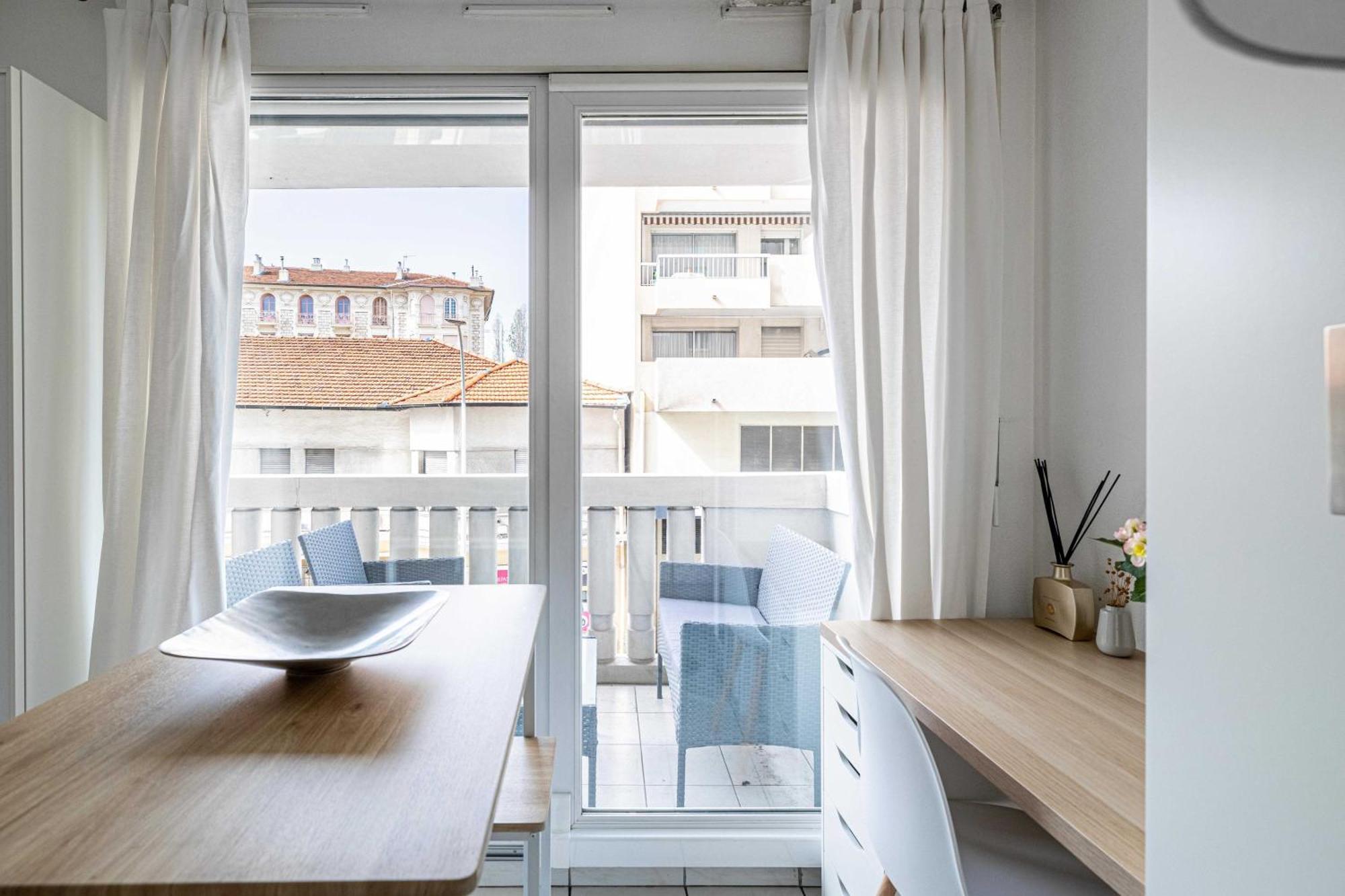 Charming With Pool & Balcony -heart Of Nice