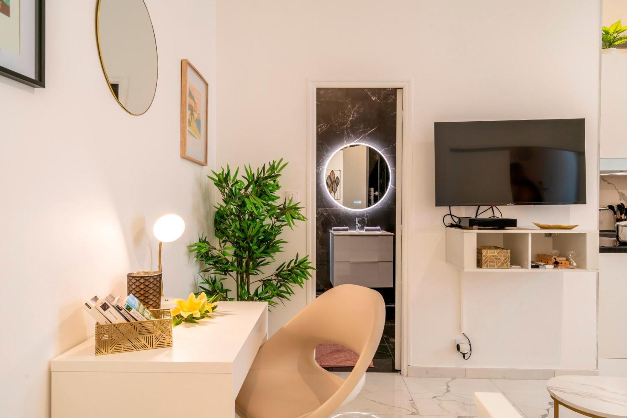 Splendide, Refait A Neuf, Climatise, A 1mn- 