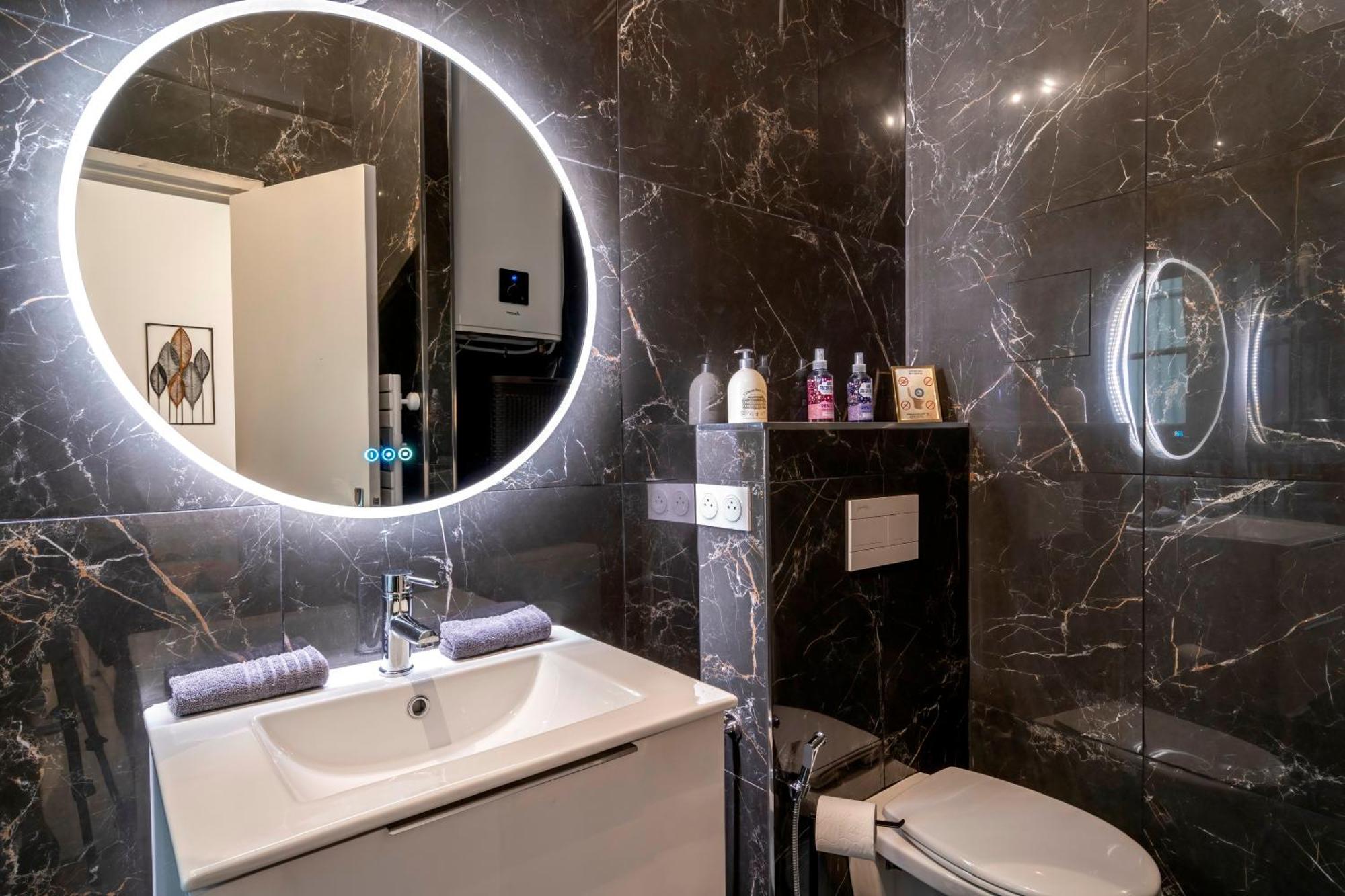 Apartment Splendide, Refait A Neuf, Climatise, A 1mn- 