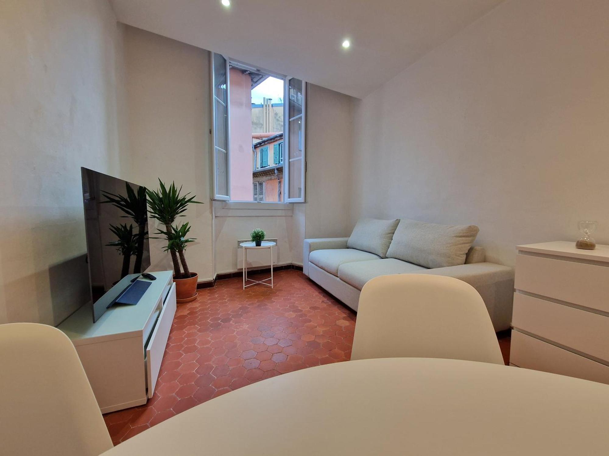 Apartment Sublime 4p Classe Dans Le Vieux-nice *