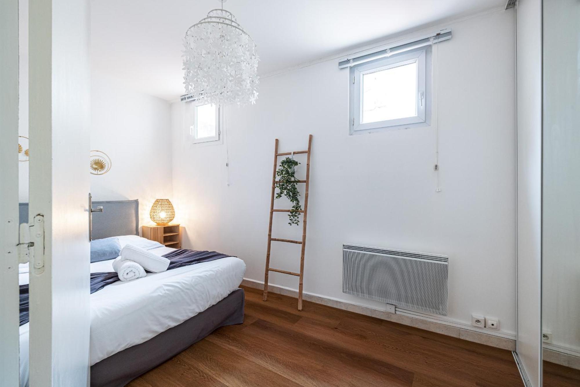 2 Bdr Heart Of The Old Town *