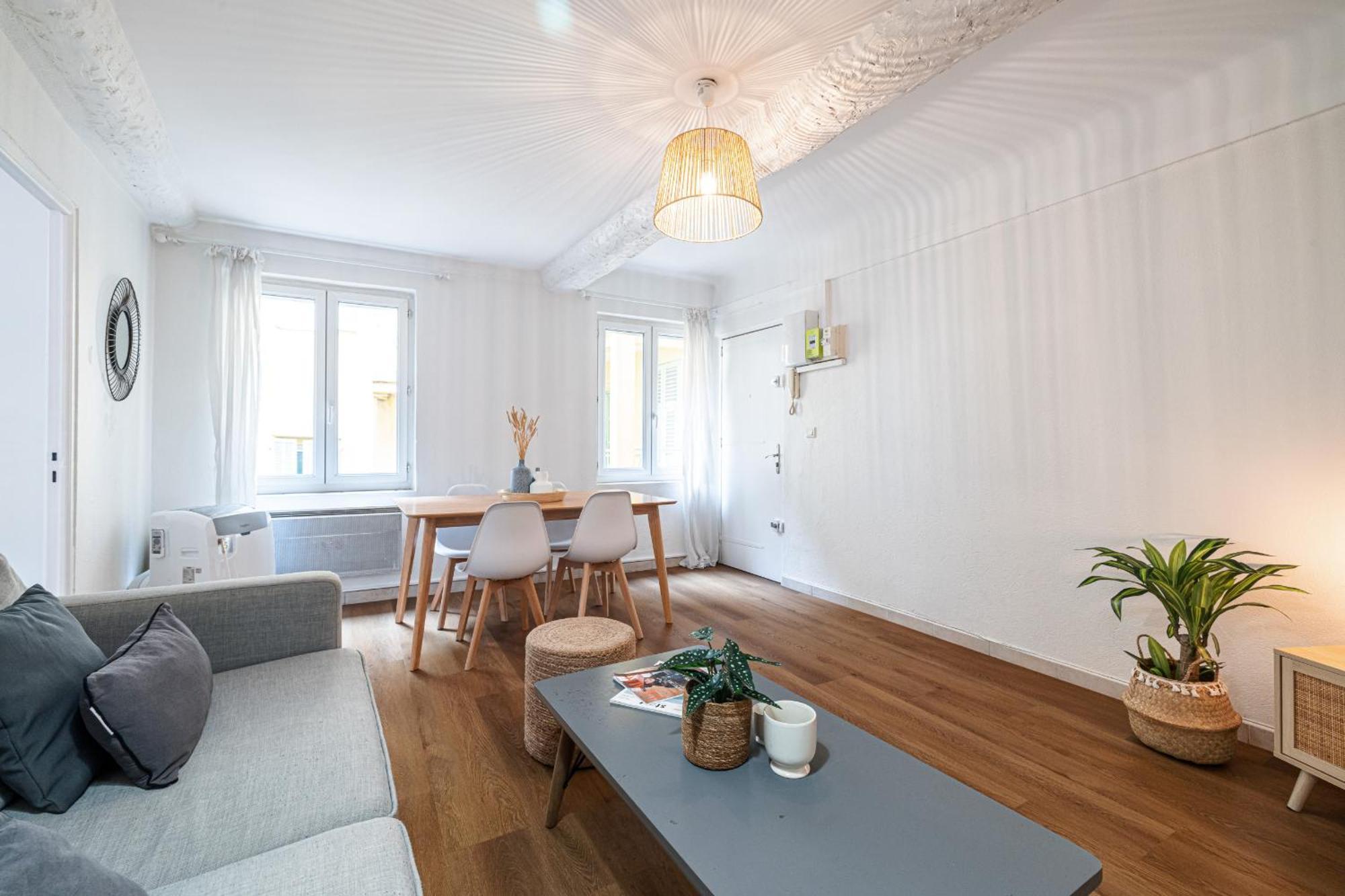 2 Bdr Heart Of The Old Town Nice