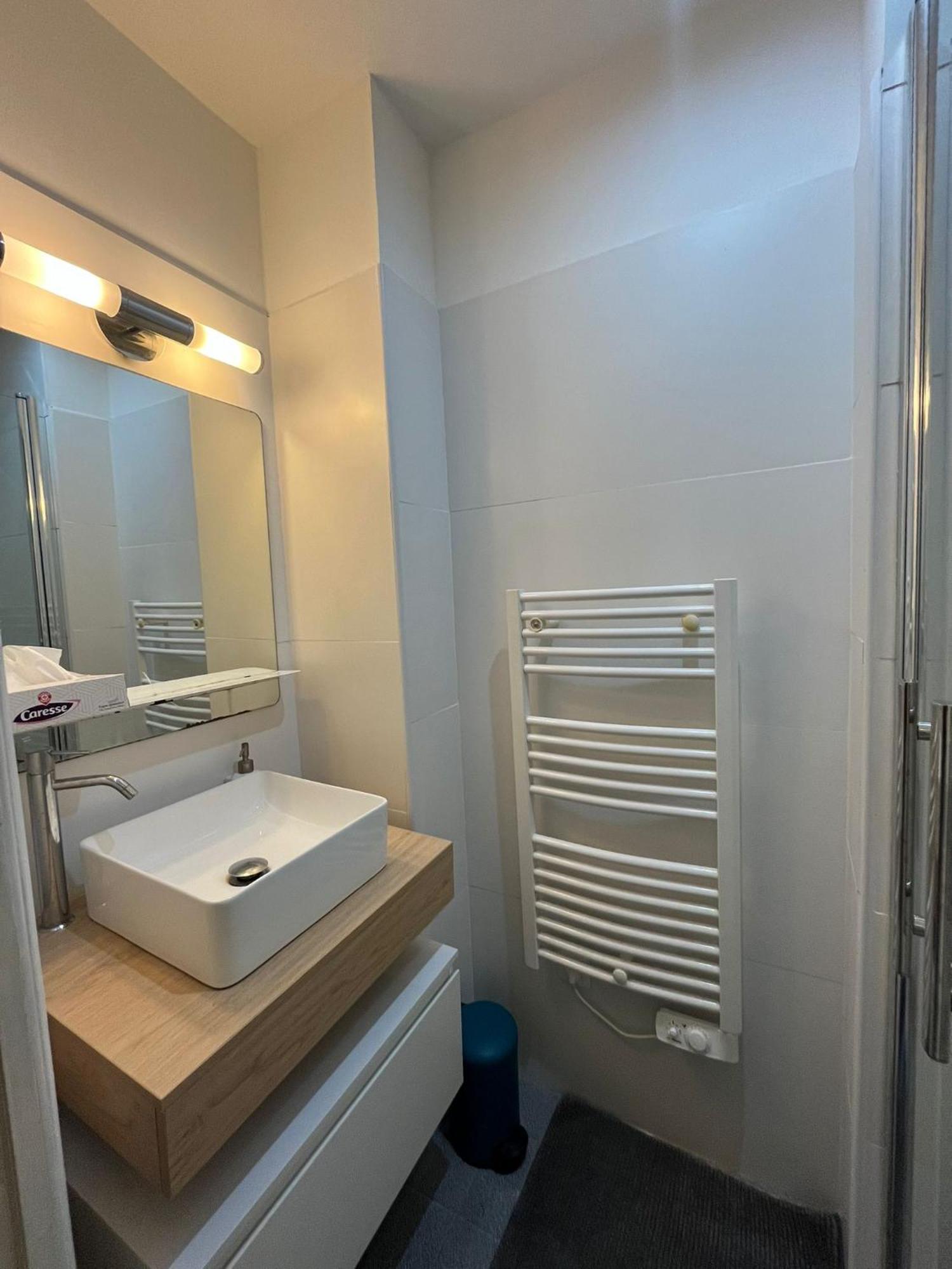 Homestay Free Parking, Private Bedroom And Bathroom With Seaview *