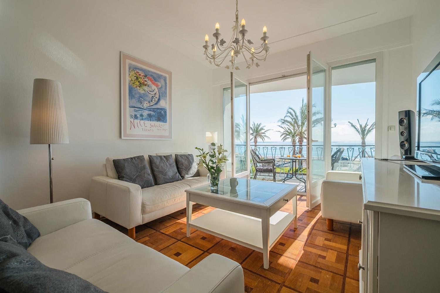 Luxury On Promenade Des In Apartment