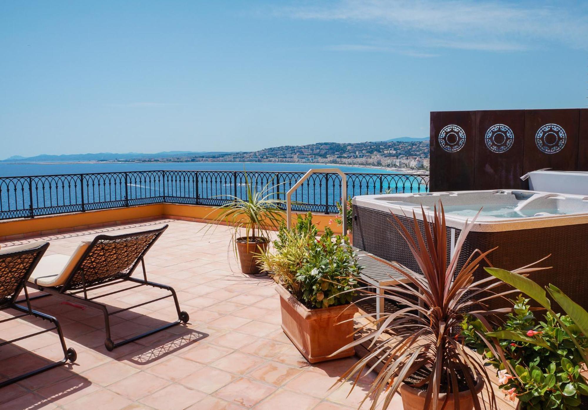La Perouse Baie Des Anges Hotel 4*