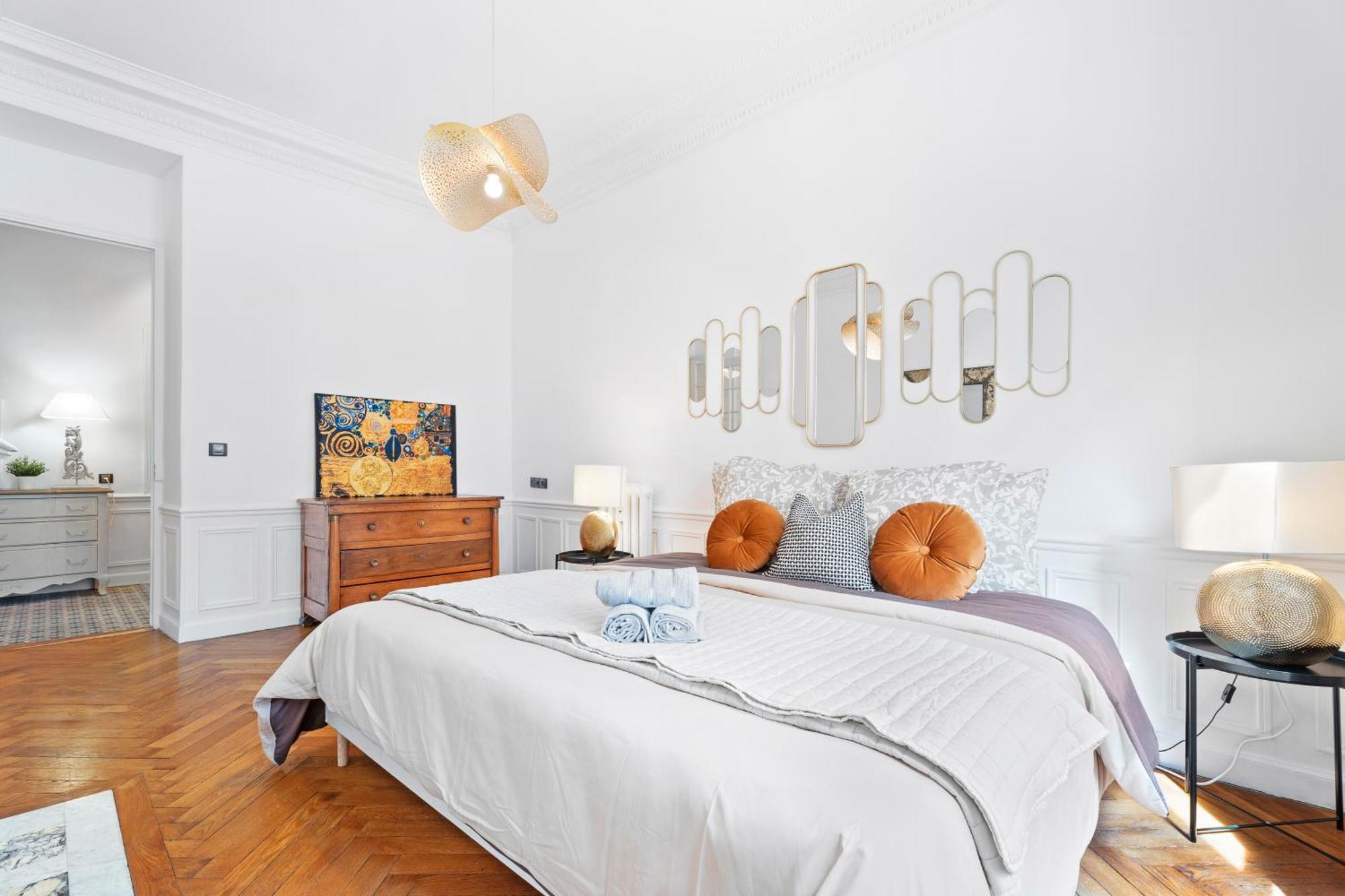Renting - Joffre - Luxurious Haussmannian 180m2 4 Bedrooms Apartment Nice
