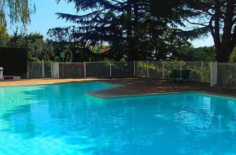 Apartment A Avec Piscine *