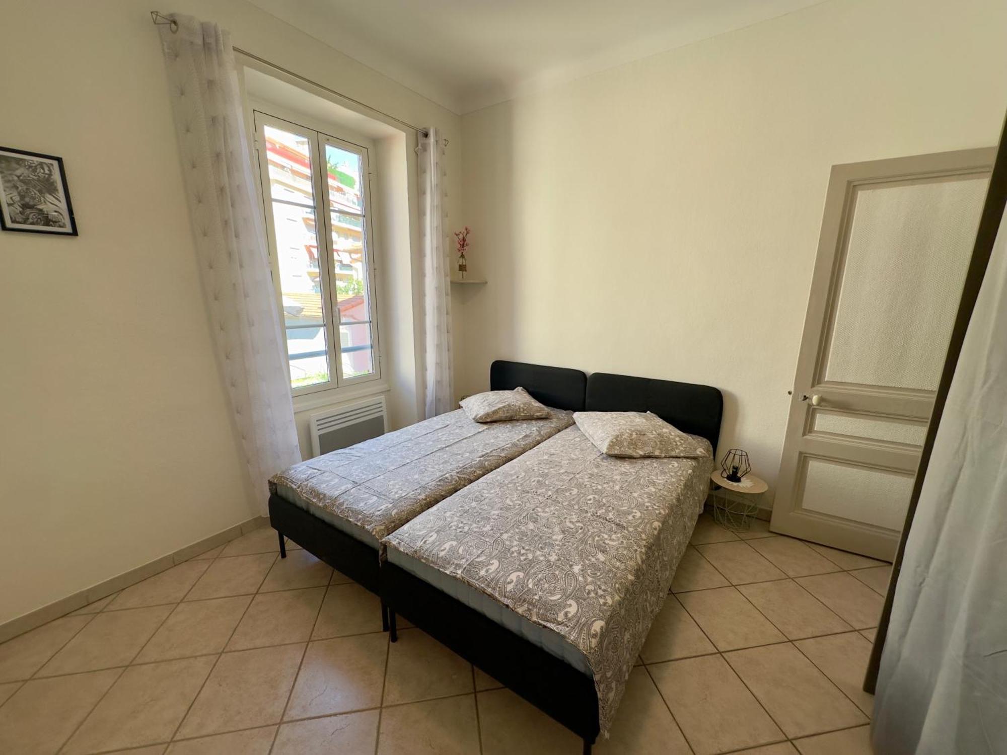 Azur - 10min Vieux Nice - Promenade Appartement *