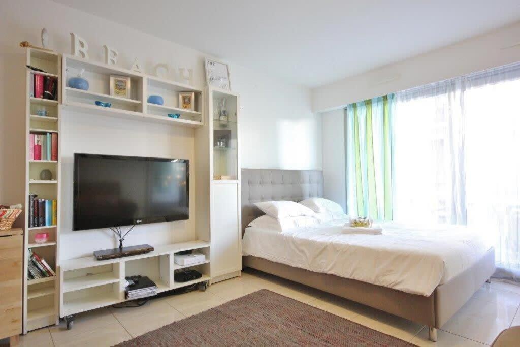 Le Palais De Med Promenade Des