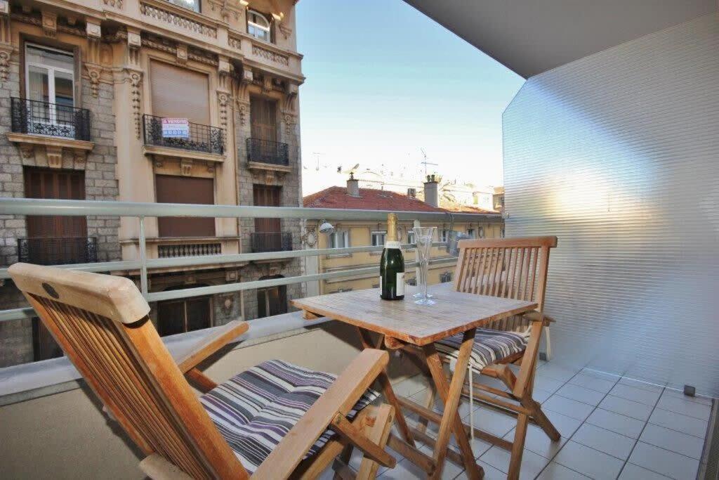 Le Palais De Med Promenade Des * Nice