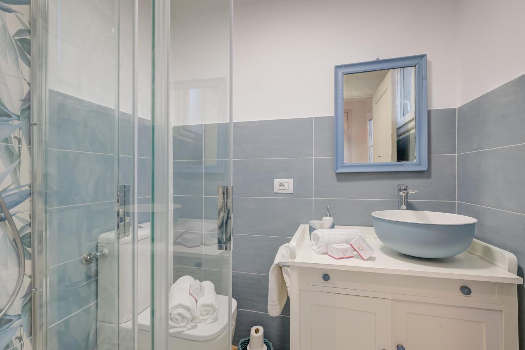 Paganini Center - Happy