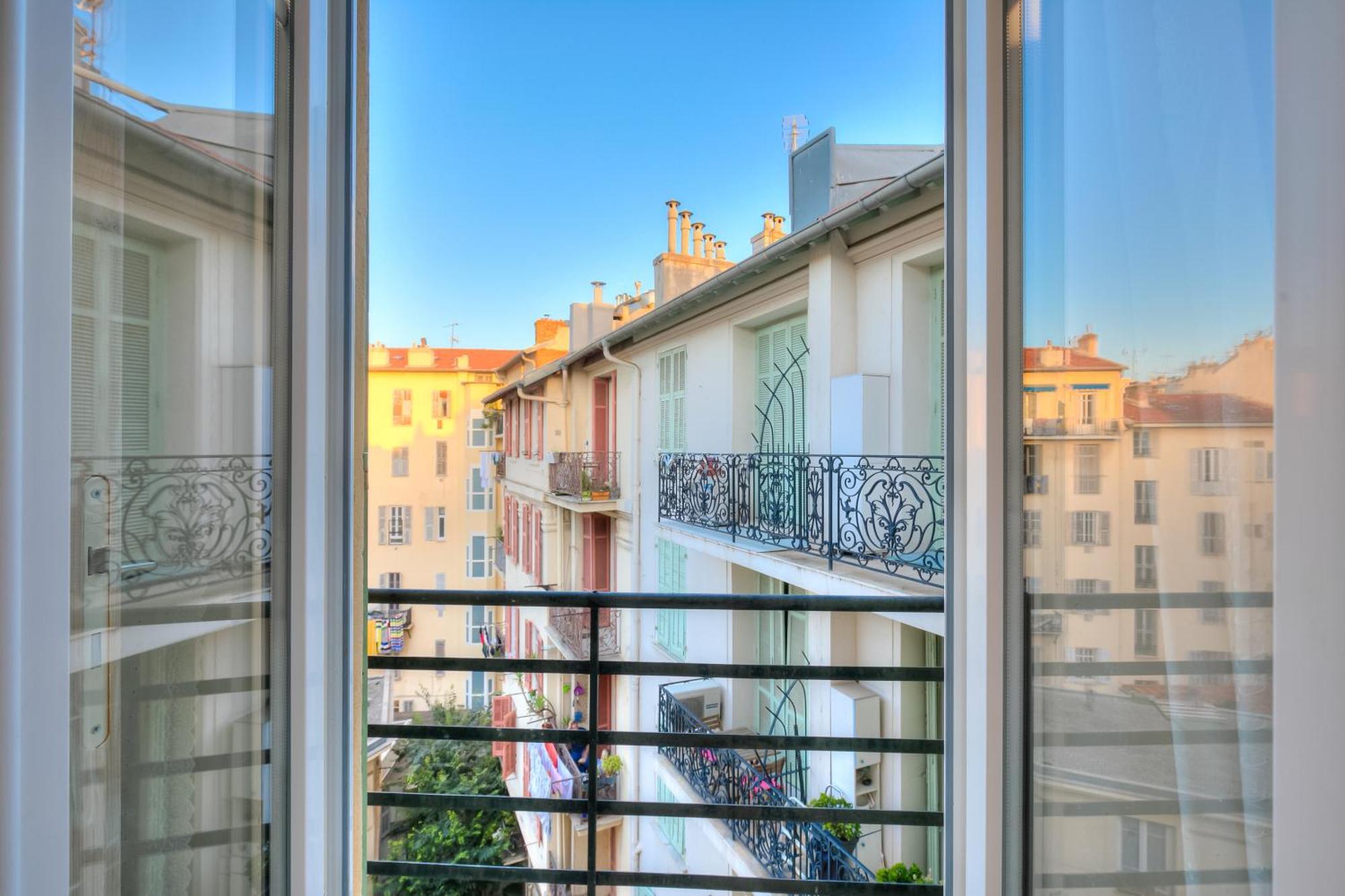 Paganini Center - Happy Nice