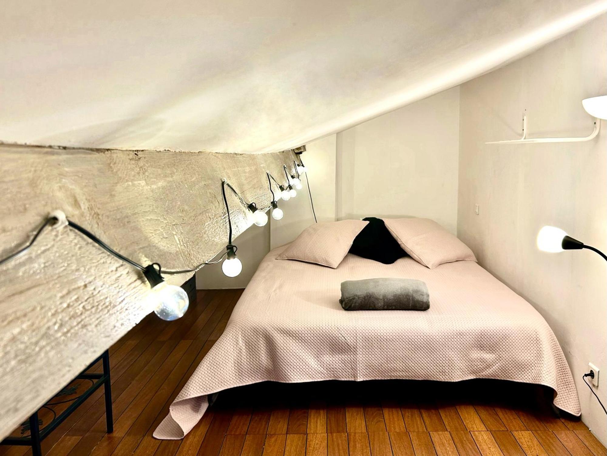 Apartment Lovely & Cozy Duplex Heart Of With Bathtub! *