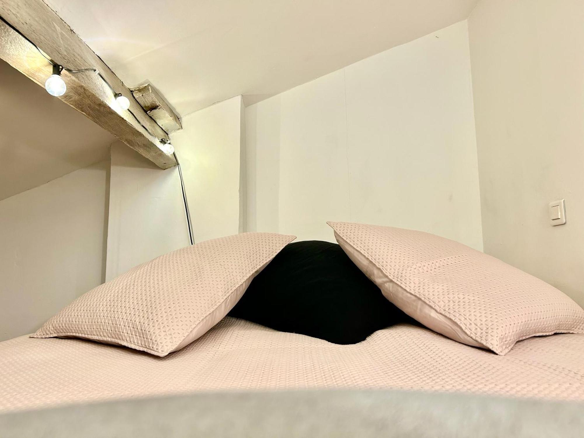 Lovely & Cozy Duplex Heart Of With Bathtub! Nice