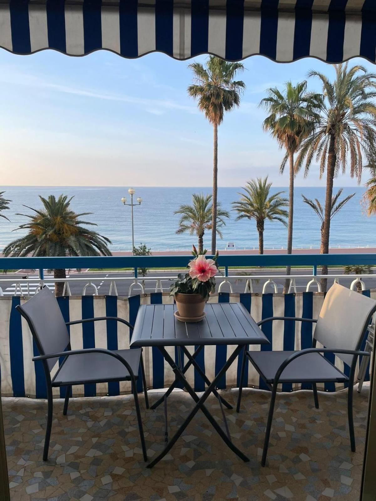 Promenade Des Your Seafront Flat *