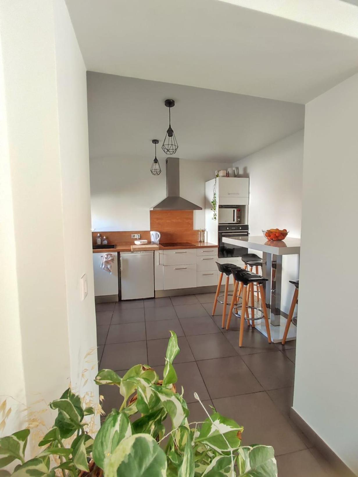 A 3 Min De La Promenade Des A Pieds 200m