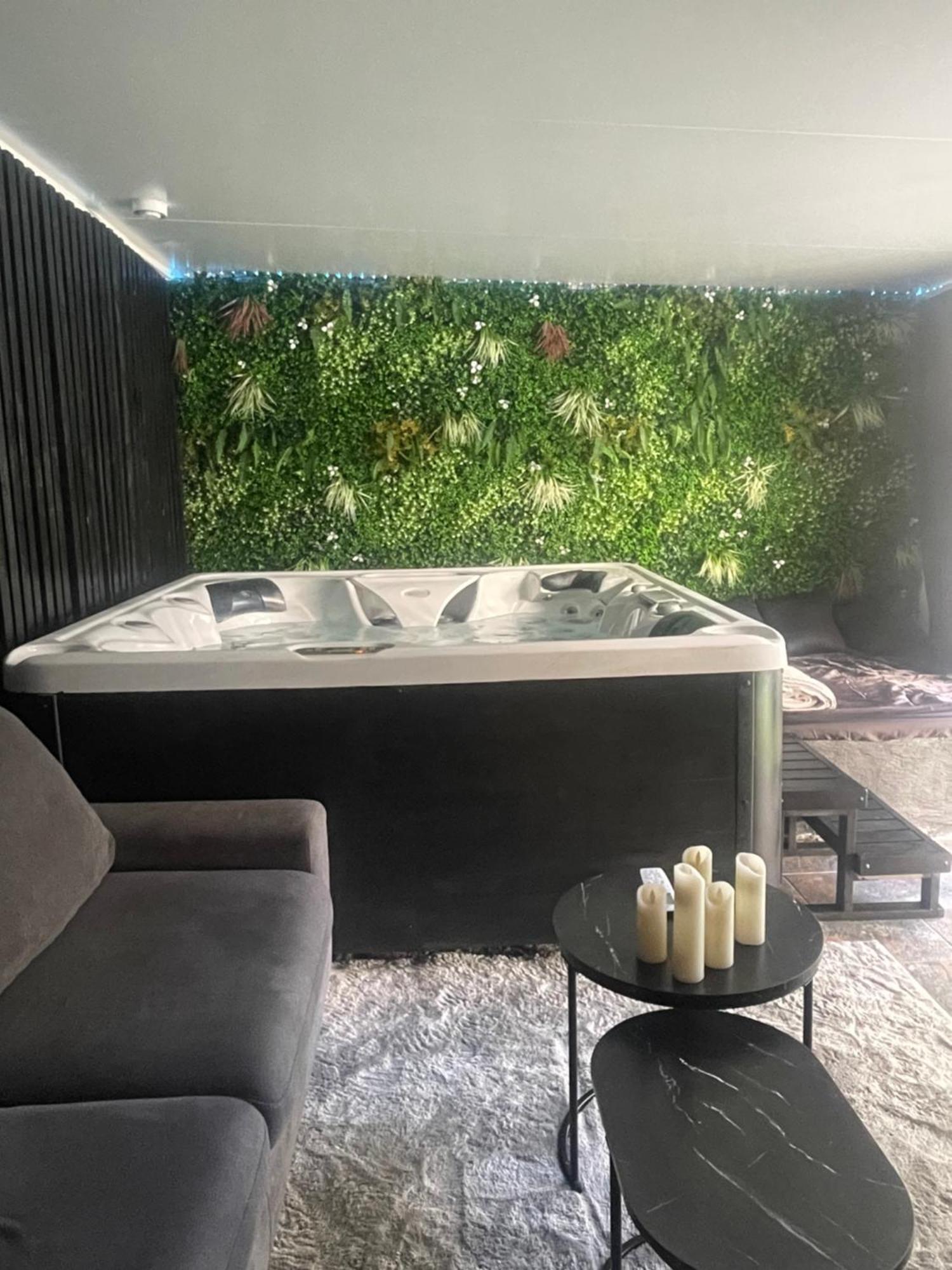 Nissa La Bella Apartment *