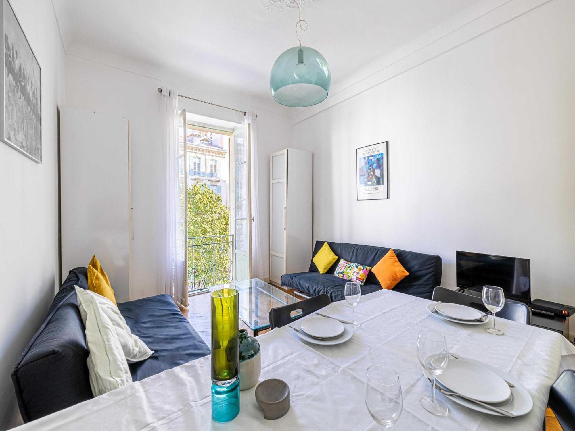 Superb 2 In The Heart Of * Nice